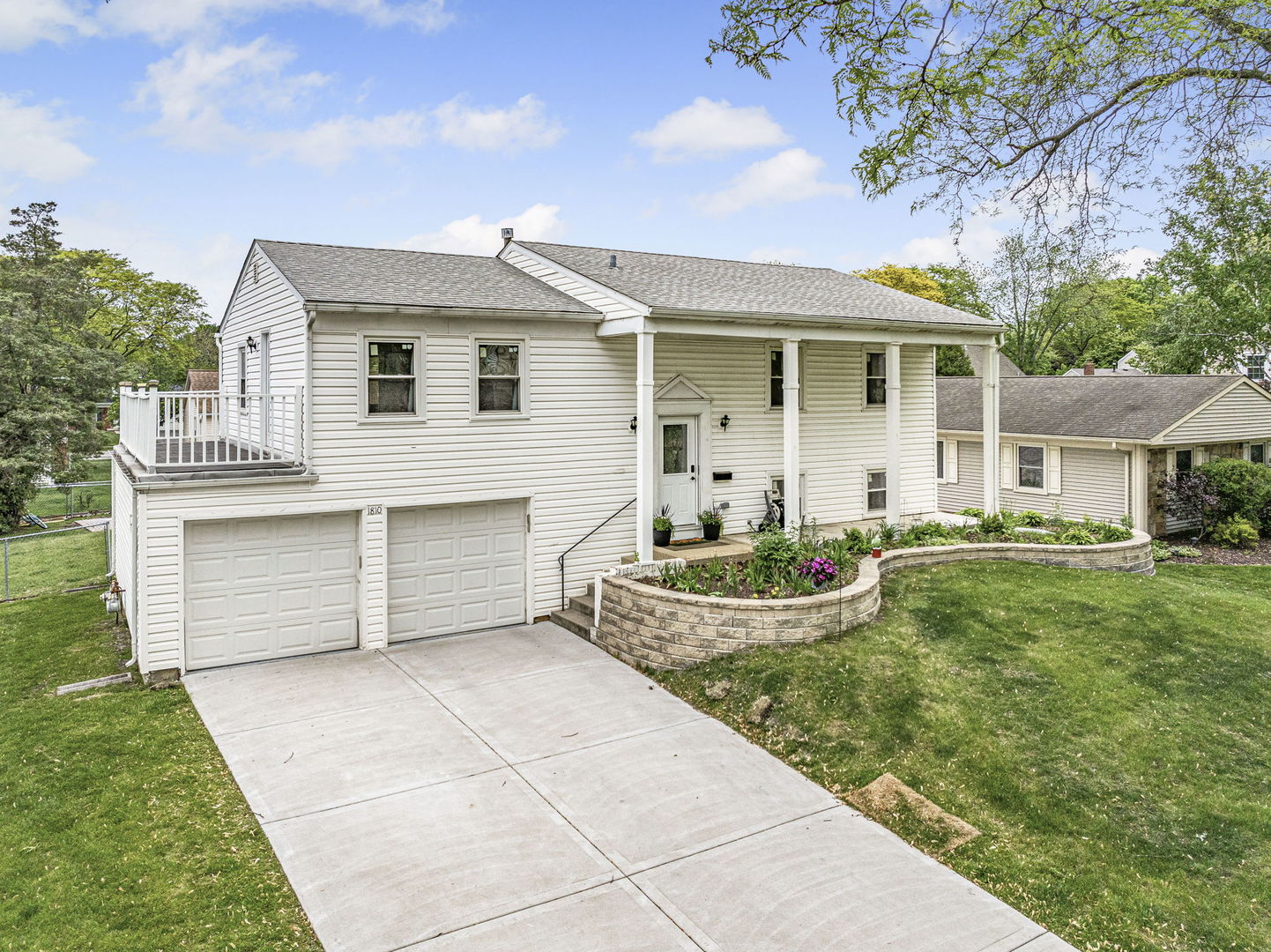 1810 Portsmouth Lane, Schaumburg, IL 60194