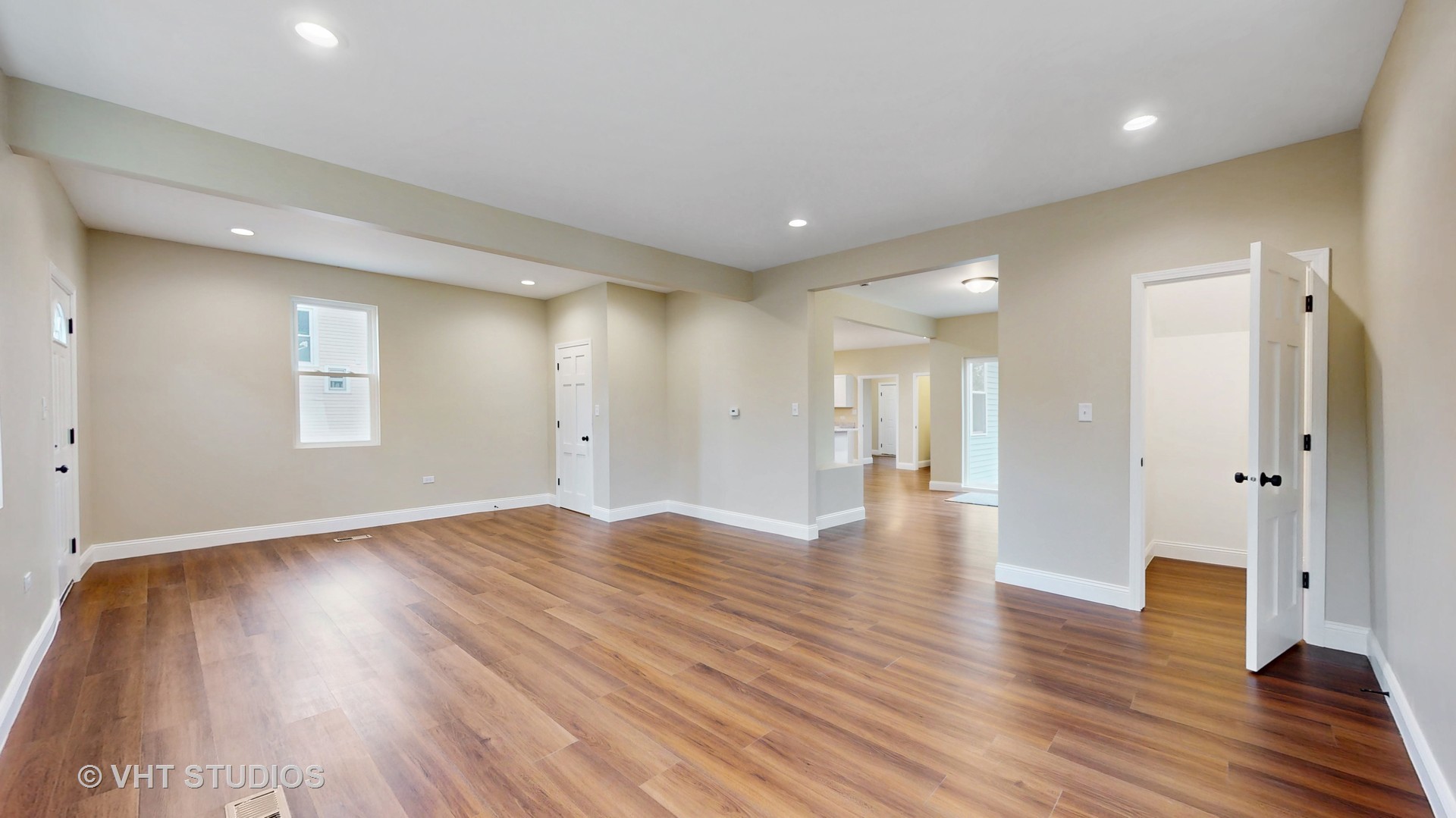 554 E Jackson Street, Joliet, IL 60432