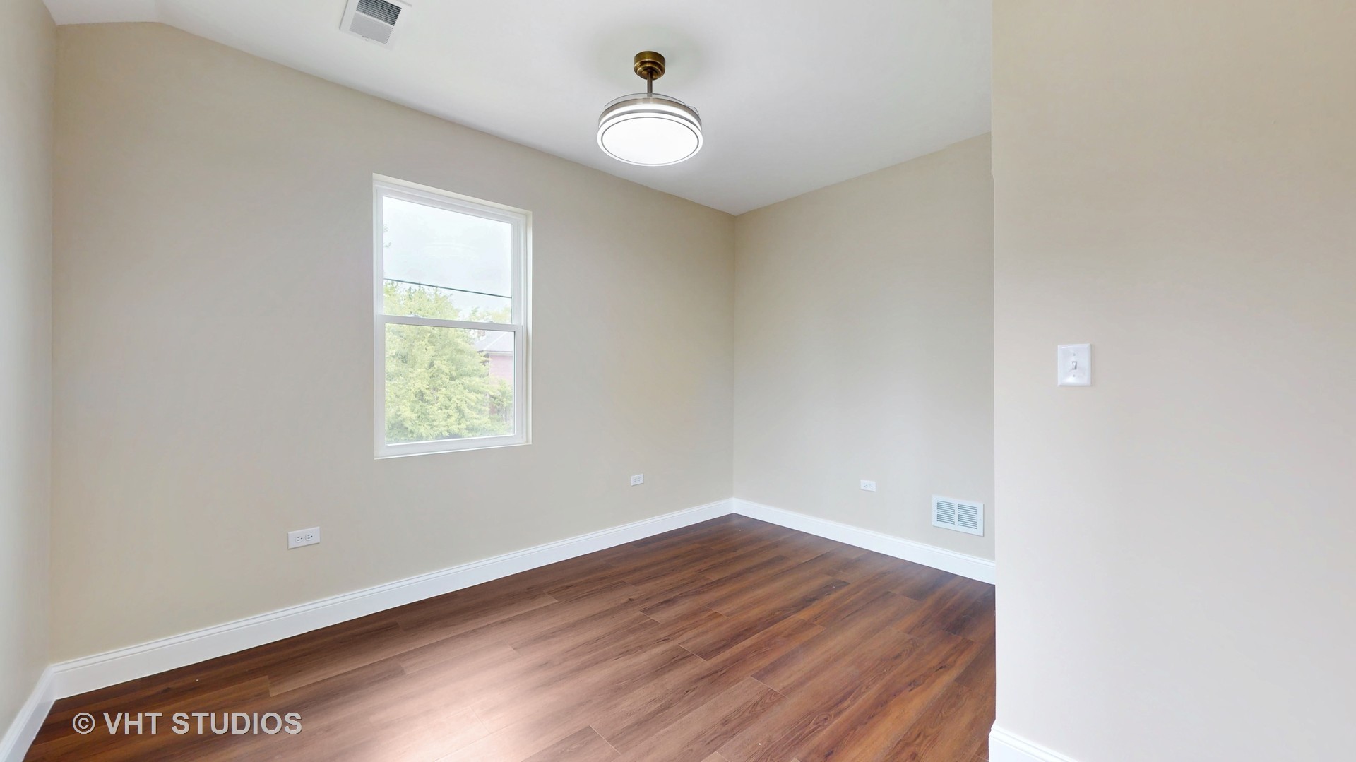 554 E Jackson Street, Joliet, IL 60432