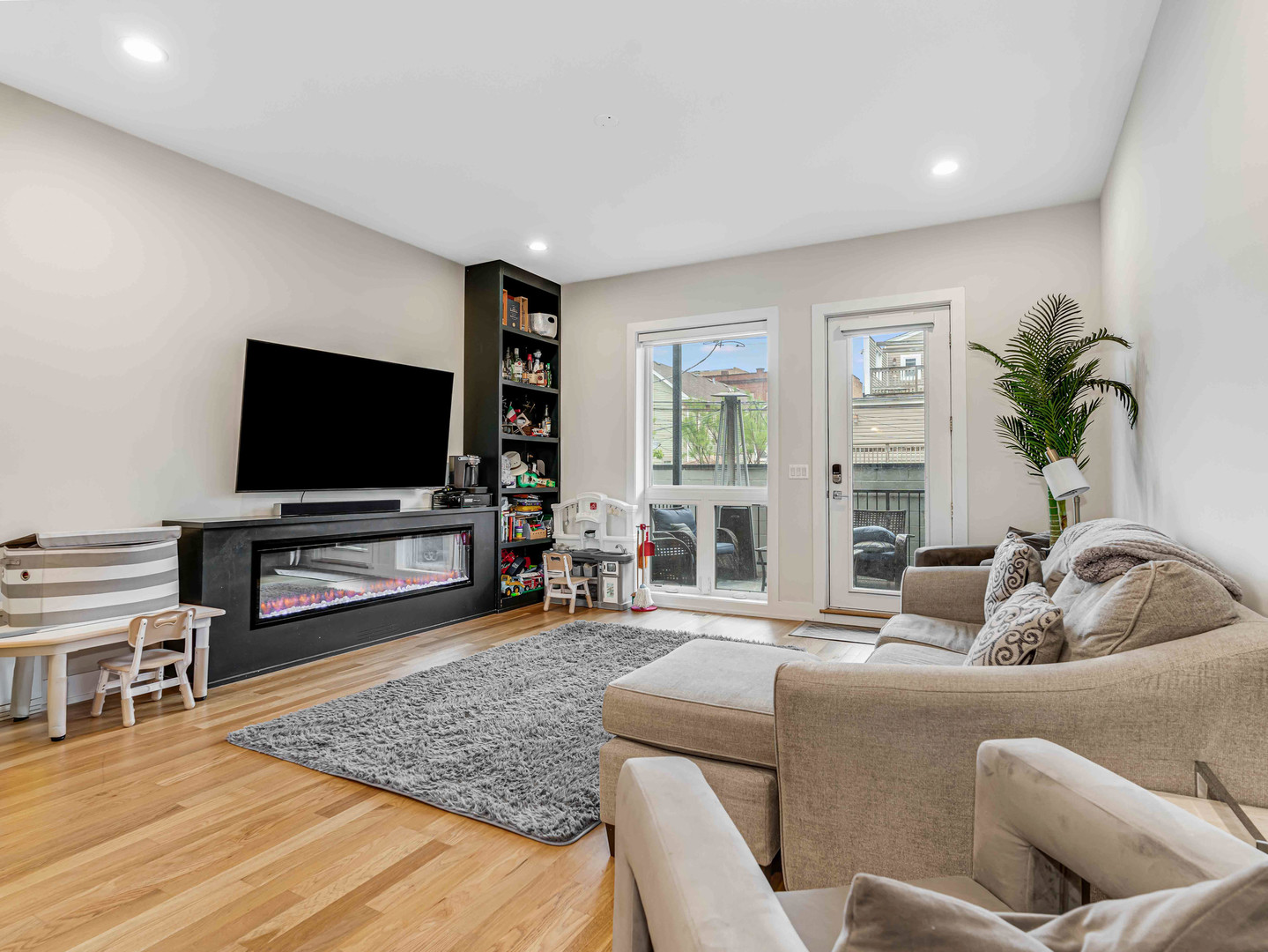 1707 S Jefferson Street #1, Chicago, IL 60616