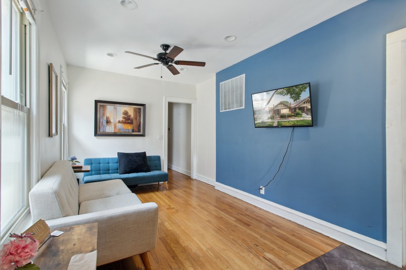 7645 S Cornell Avenue, Chicago, IL 60649