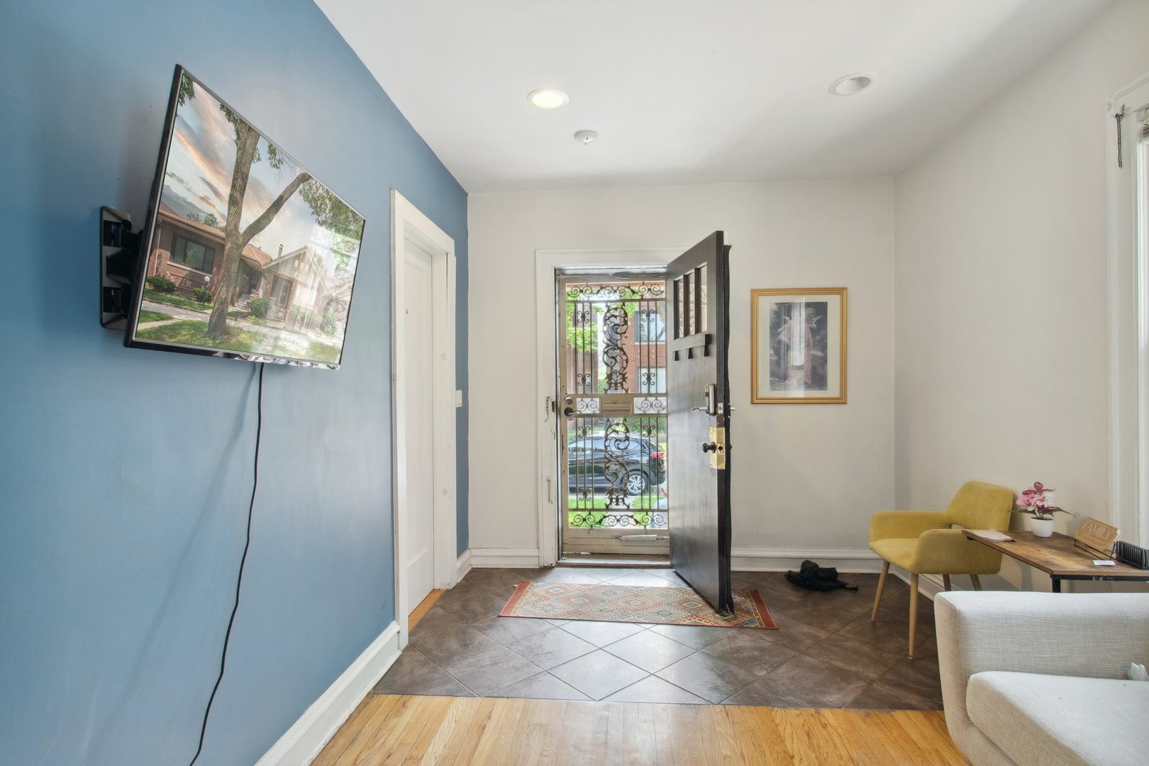 7645 S Cornell Avenue, Chicago, IL 60649