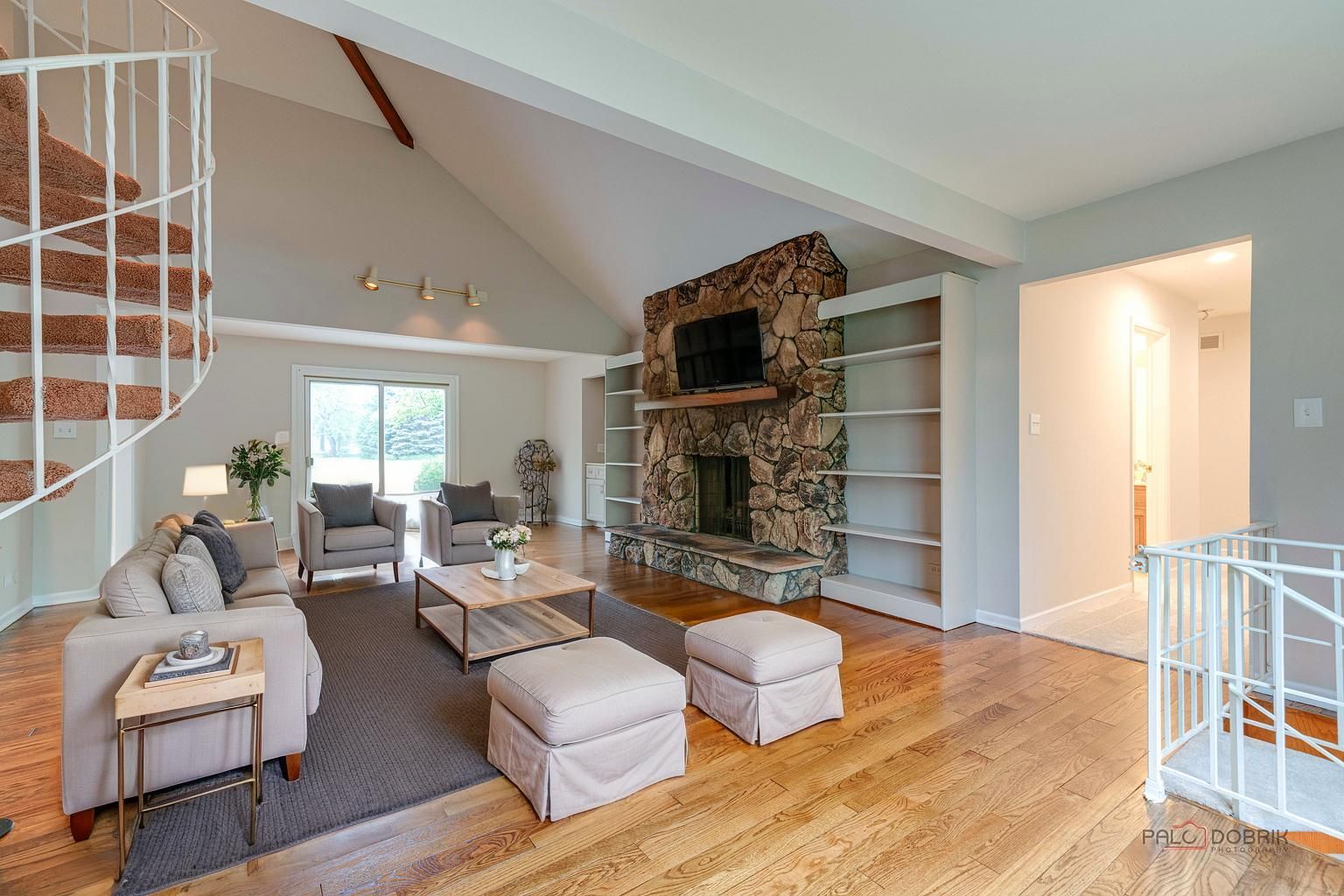15 Highview Circle, Hawthorn Woods, IL 60047