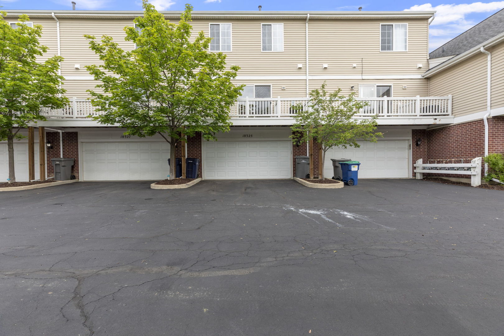 10325 KERRY RIDGE Court, Chicago Ridge, IL 60415