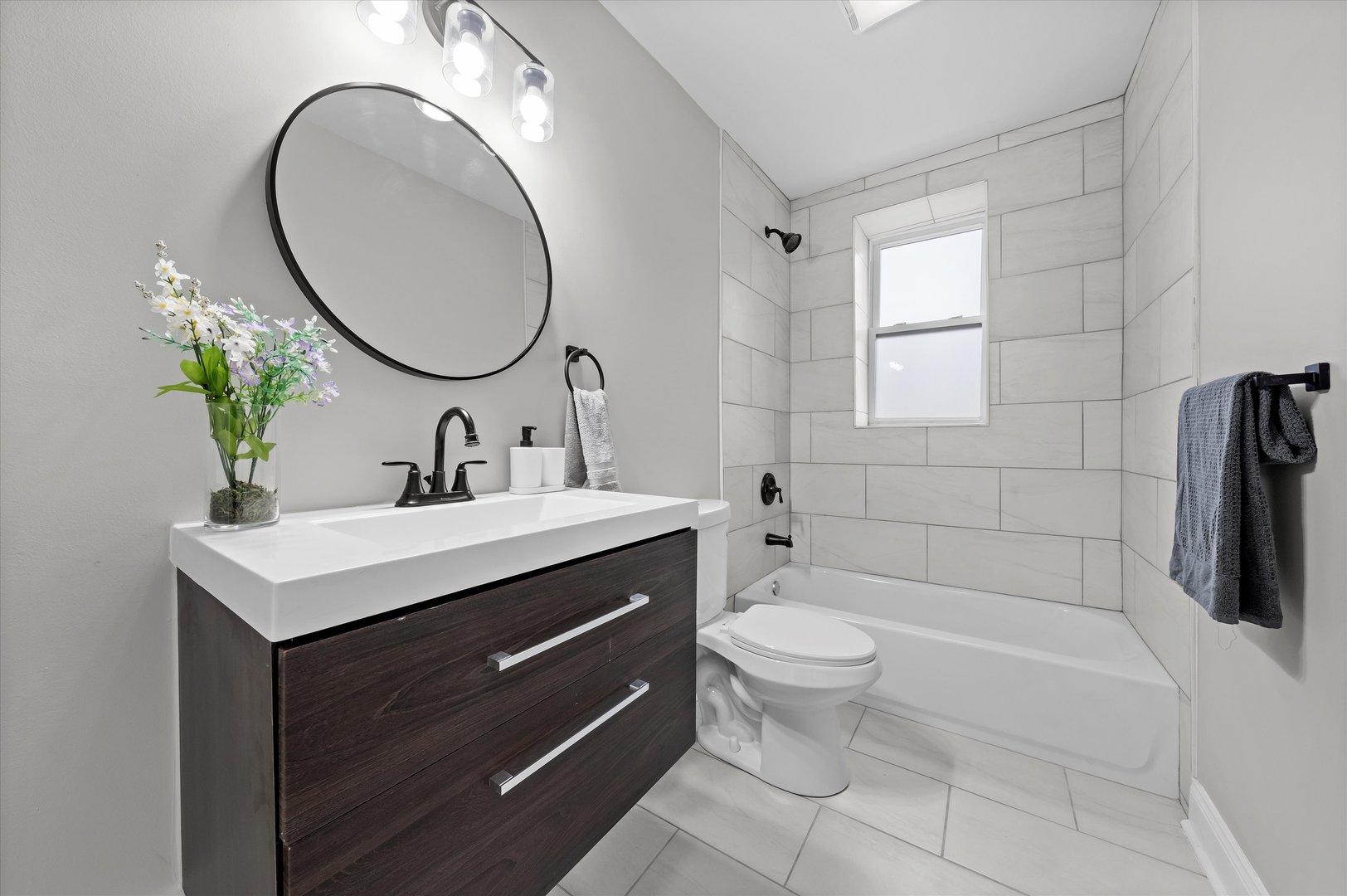 5241 W Adams Street, Chicago, IL 60644