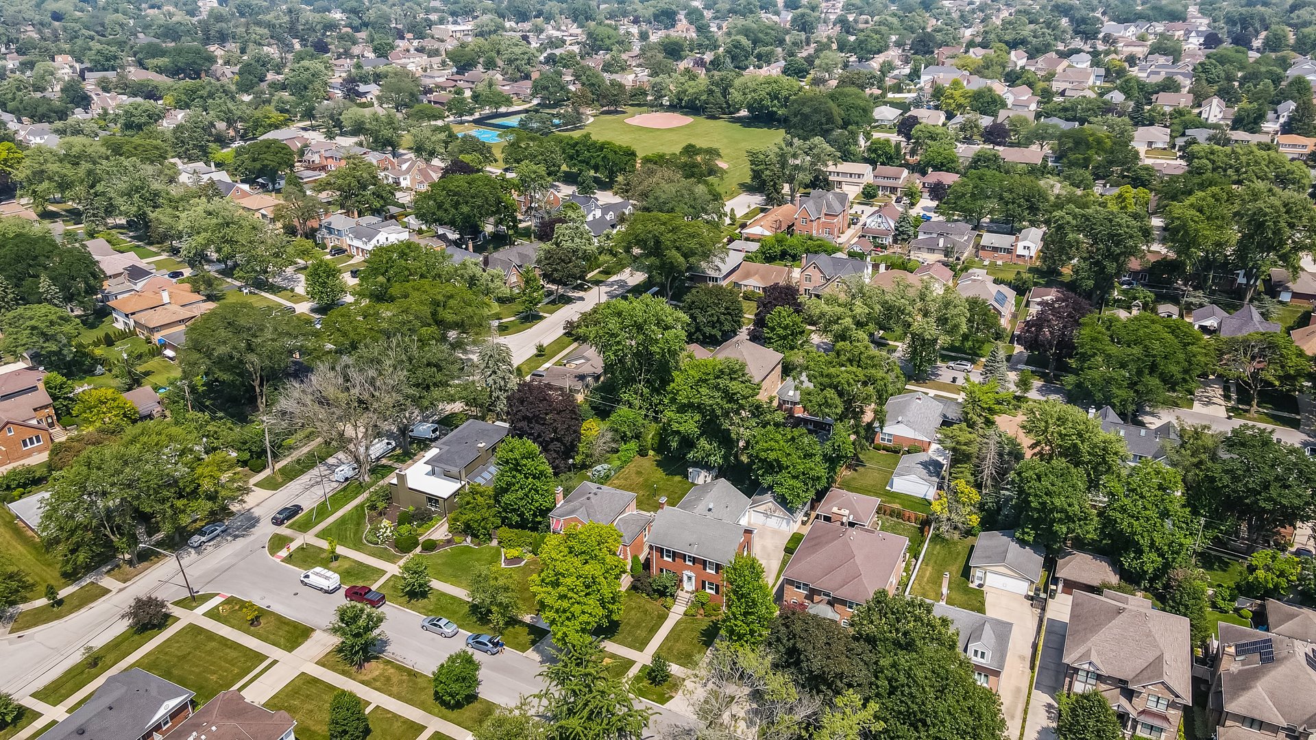 1633 S VINE Avenue, Park Ridge, IL 60068