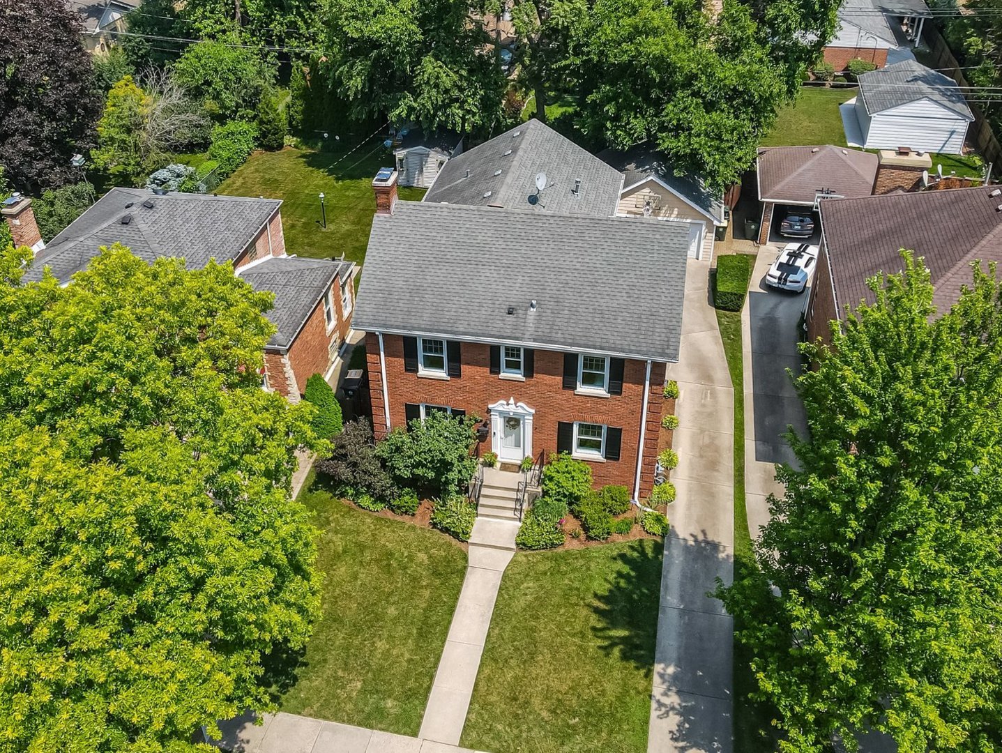 1633 S VINE Avenue, Park Ridge, IL 60068