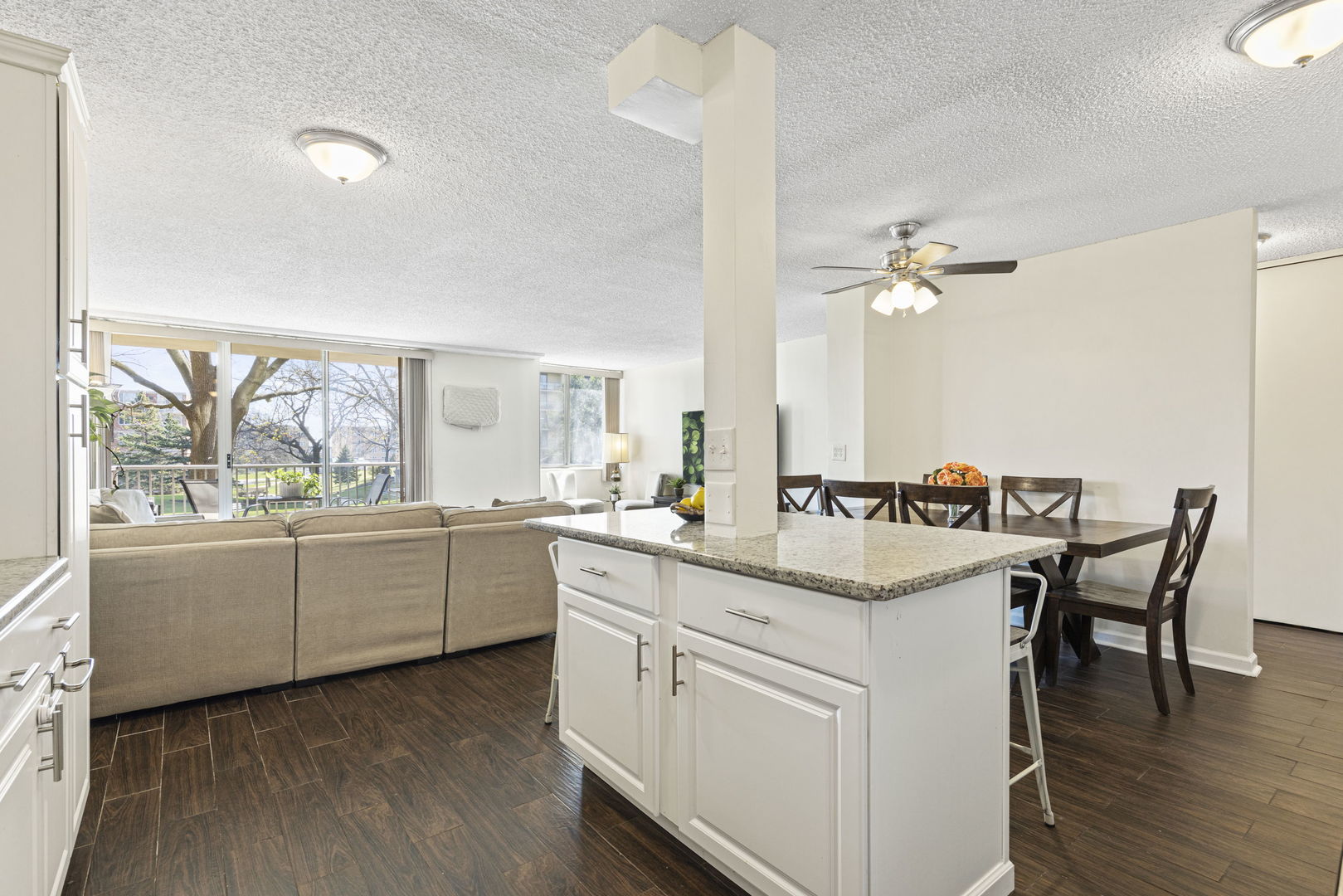 2211 S HIGHLAND Avenue #1B, Lombard, IL 60148