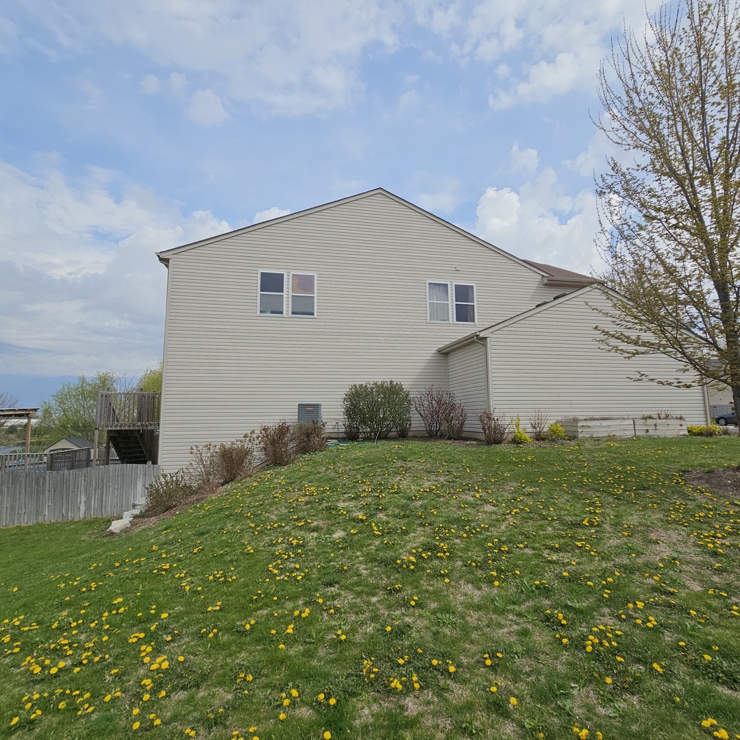 1451 Pondview Drive, Belvidere, IL 61008