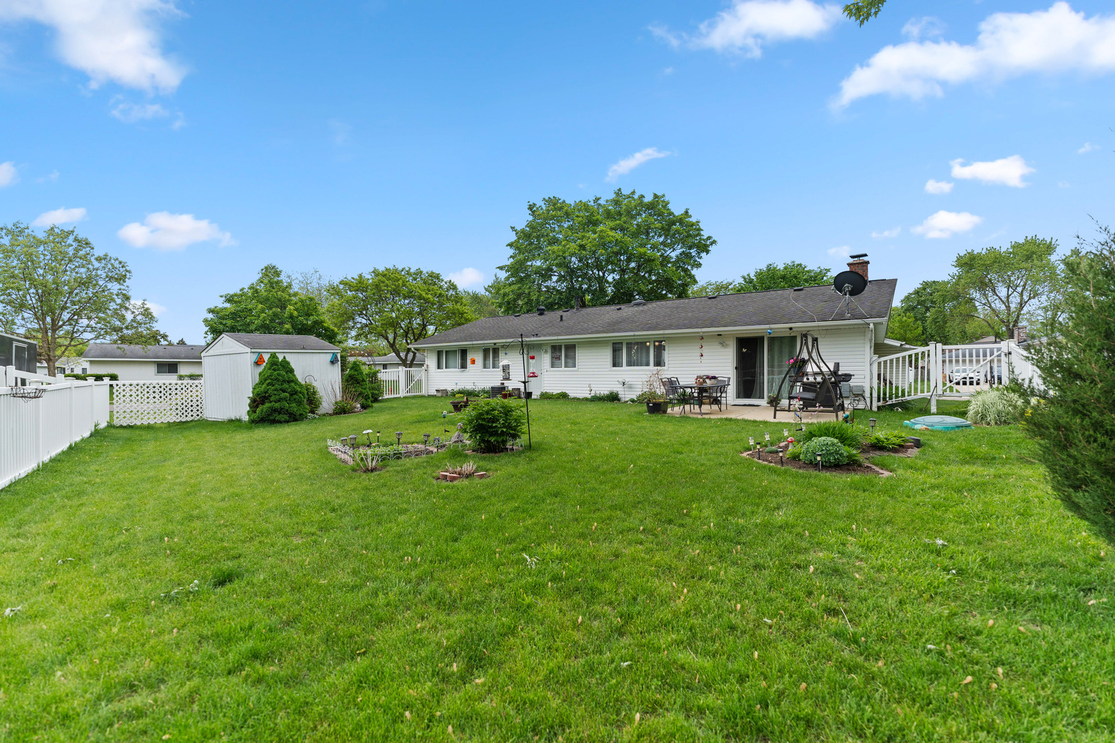 1018 Brighton Court, Schaumburg, IL 60193