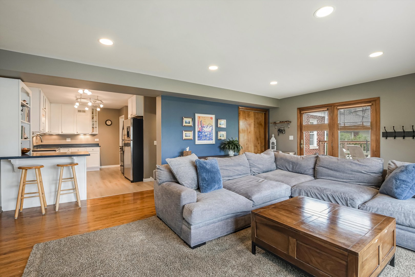 1212 S Greenwood Avenue, Park Ridge, IL 60068