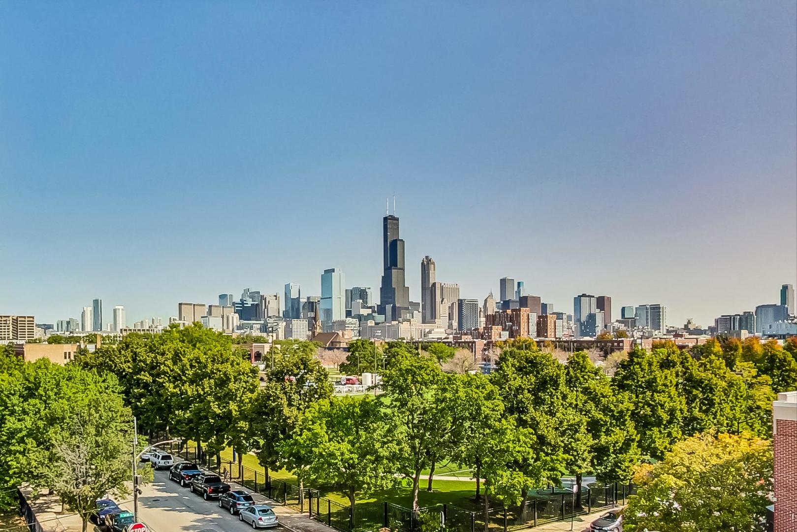 1000 W 15th Street #410, Chicago, IL 60608