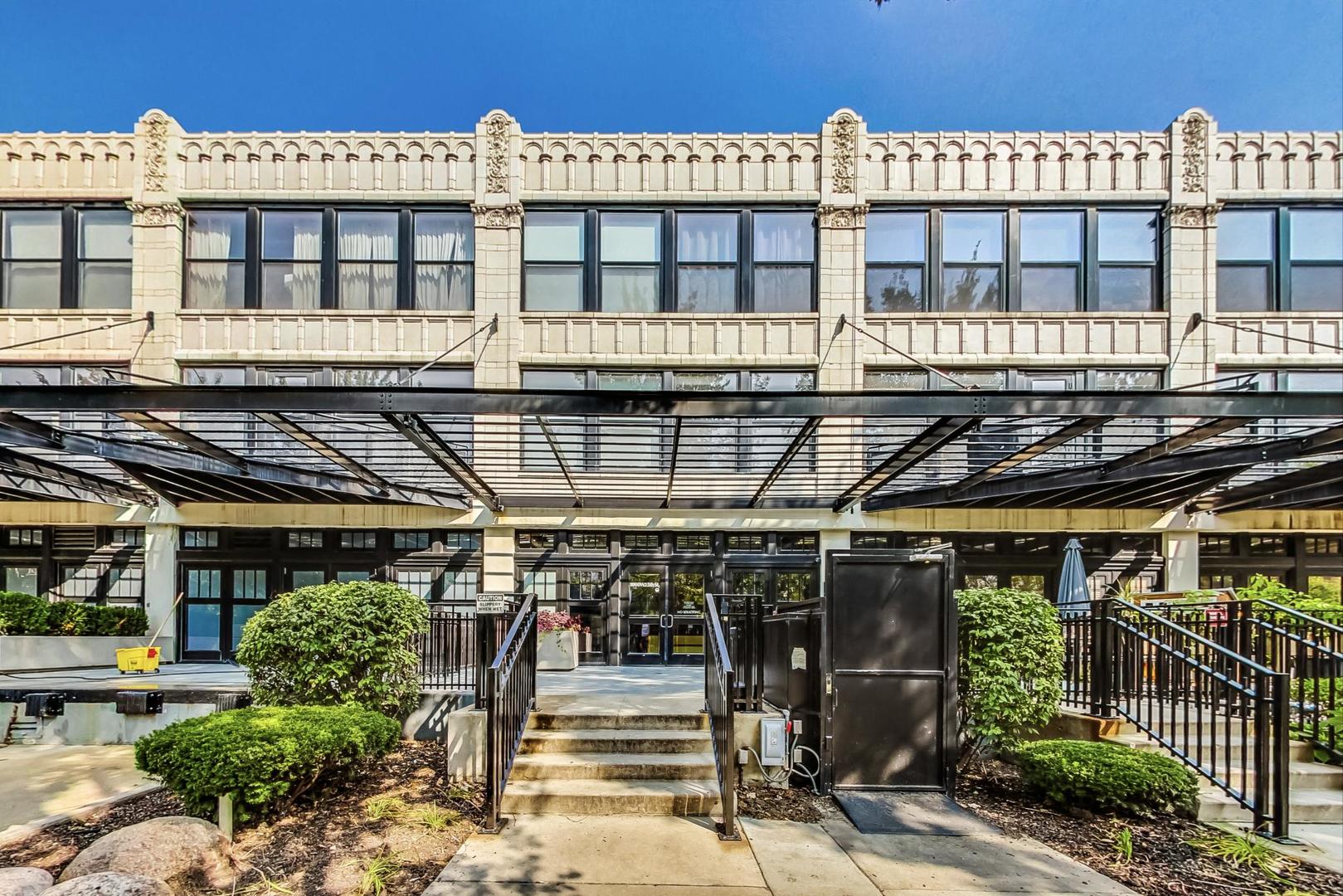 1000 W 15th Street #410, Chicago, IL 60608