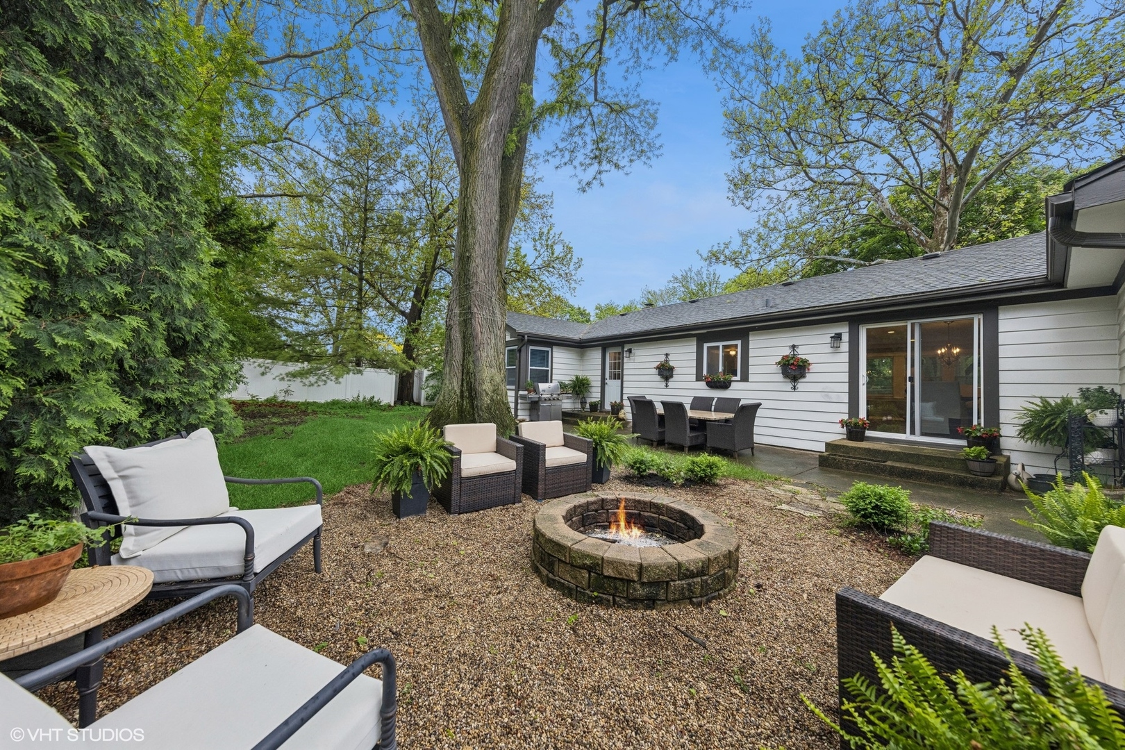 805 S Main Street, Wheaton, IL 60189