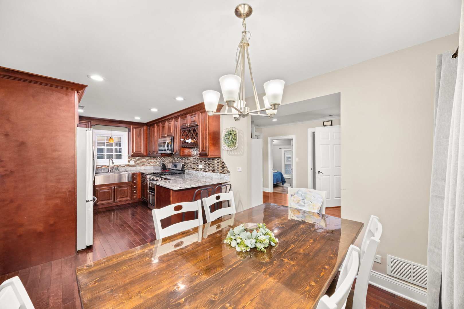 11030 S Nagle Avenue, Worth, IL 60482