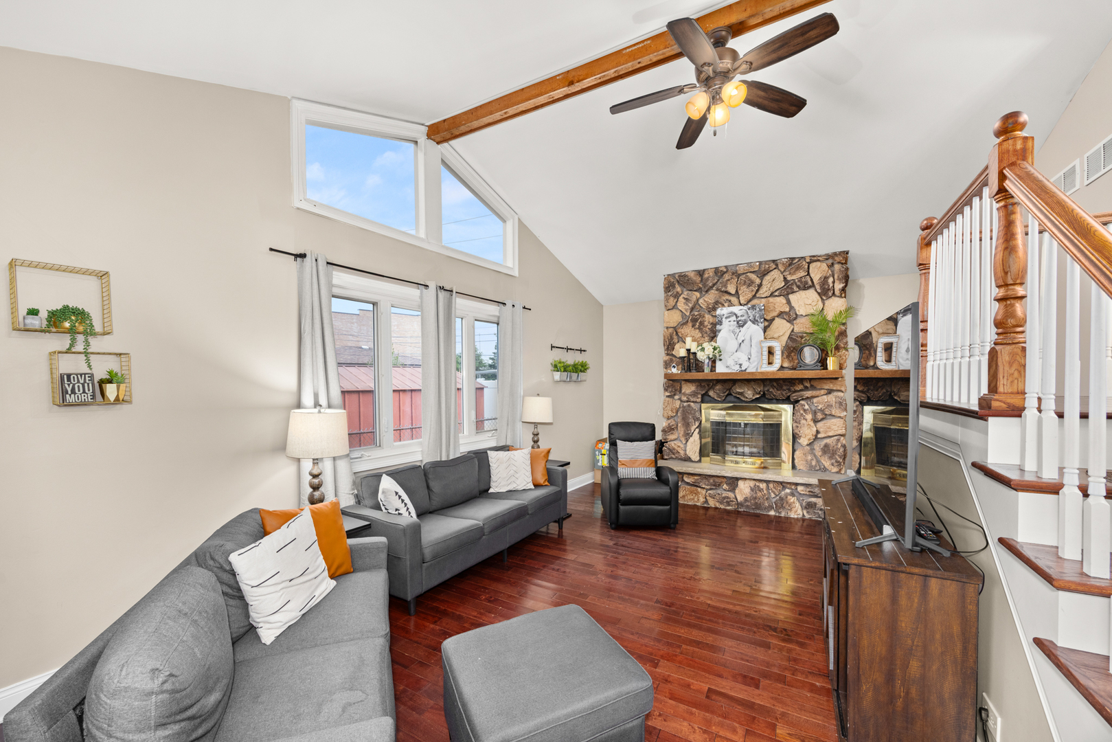 11030 S Nagle Avenue, Worth, IL 60482