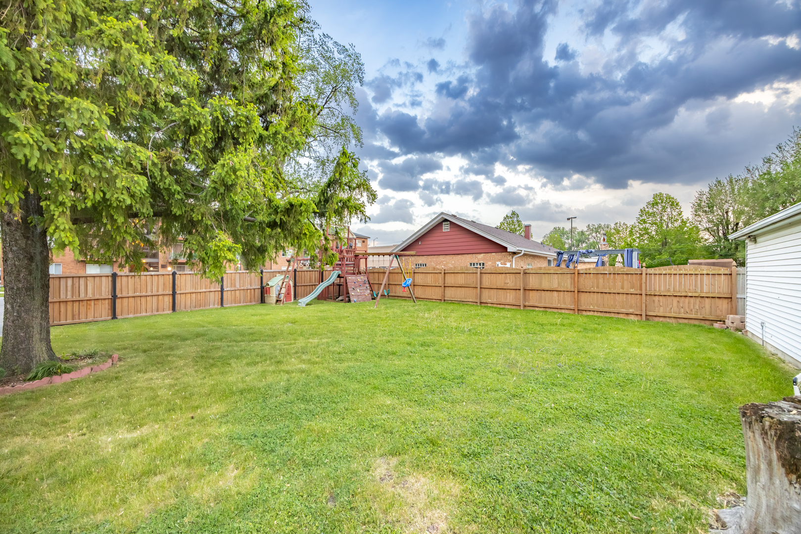 11030 S Nagle Avenue, Worth, IL 60482