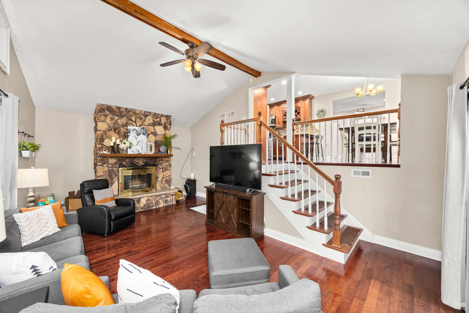 11030 S Nagle Avenue, Worth, IL 60482