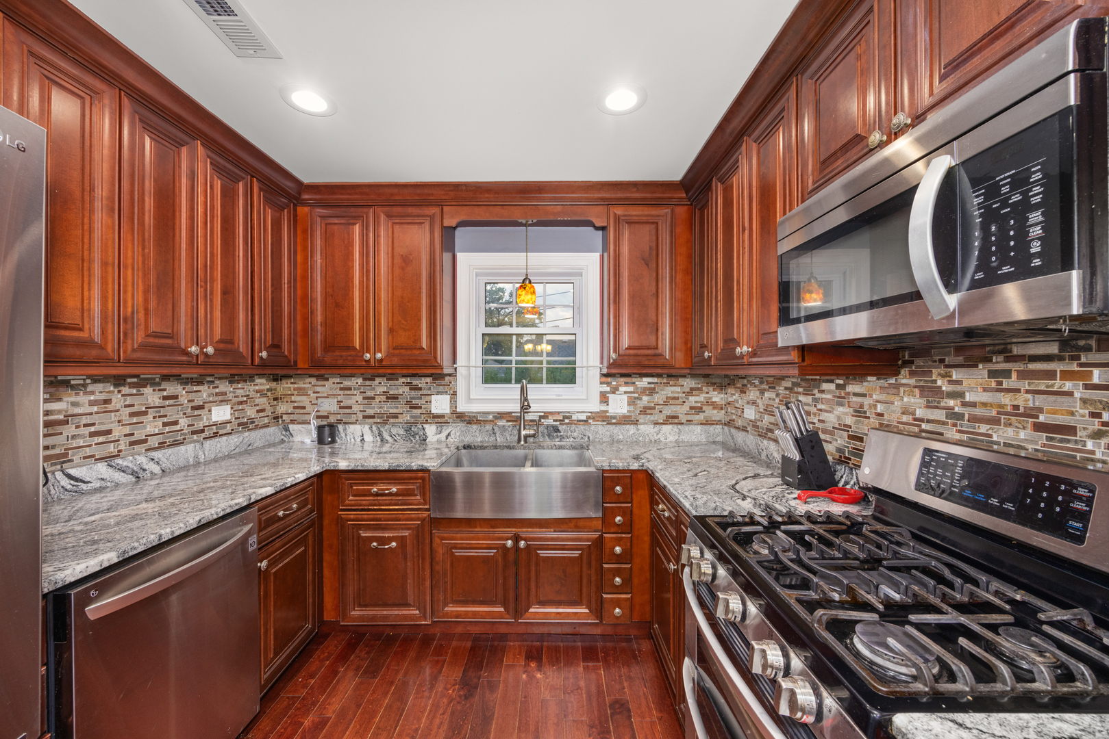 11030 S Nagle Avenue, Worth, IL 60482