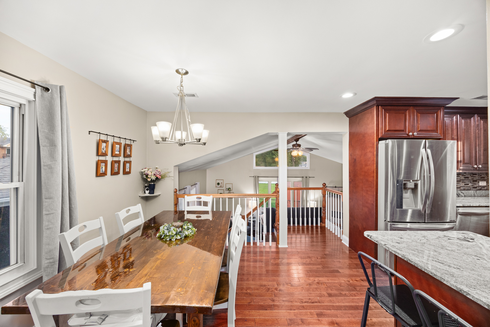 11030 S Nagle Avenue, Worth, IL 60482
