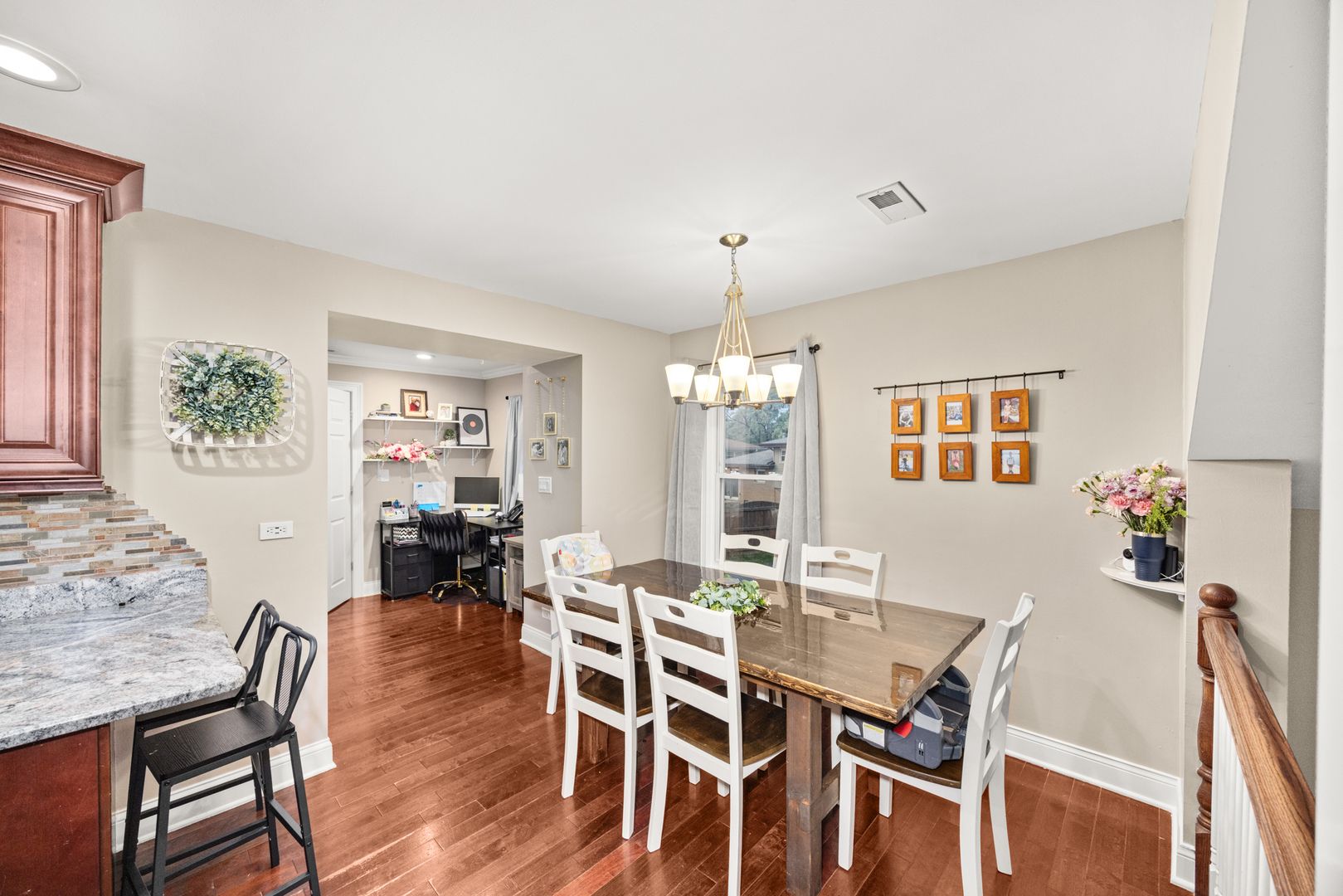 11030 S Nagle Avenue, Worth, IL 60482