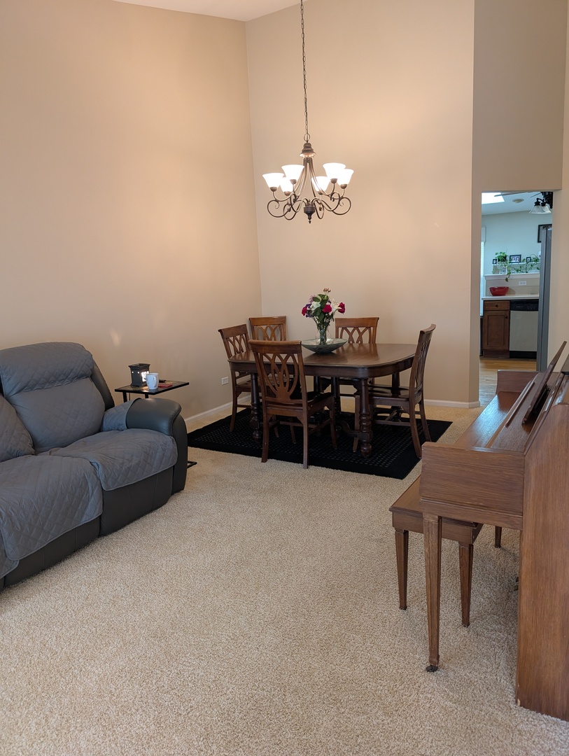 1209 Kensington #1209, Mundelein, IL 60060