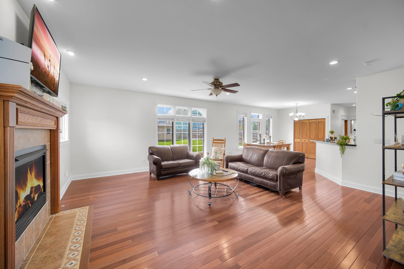 1819 Country Hills Drive, Yorkville, IL 60560