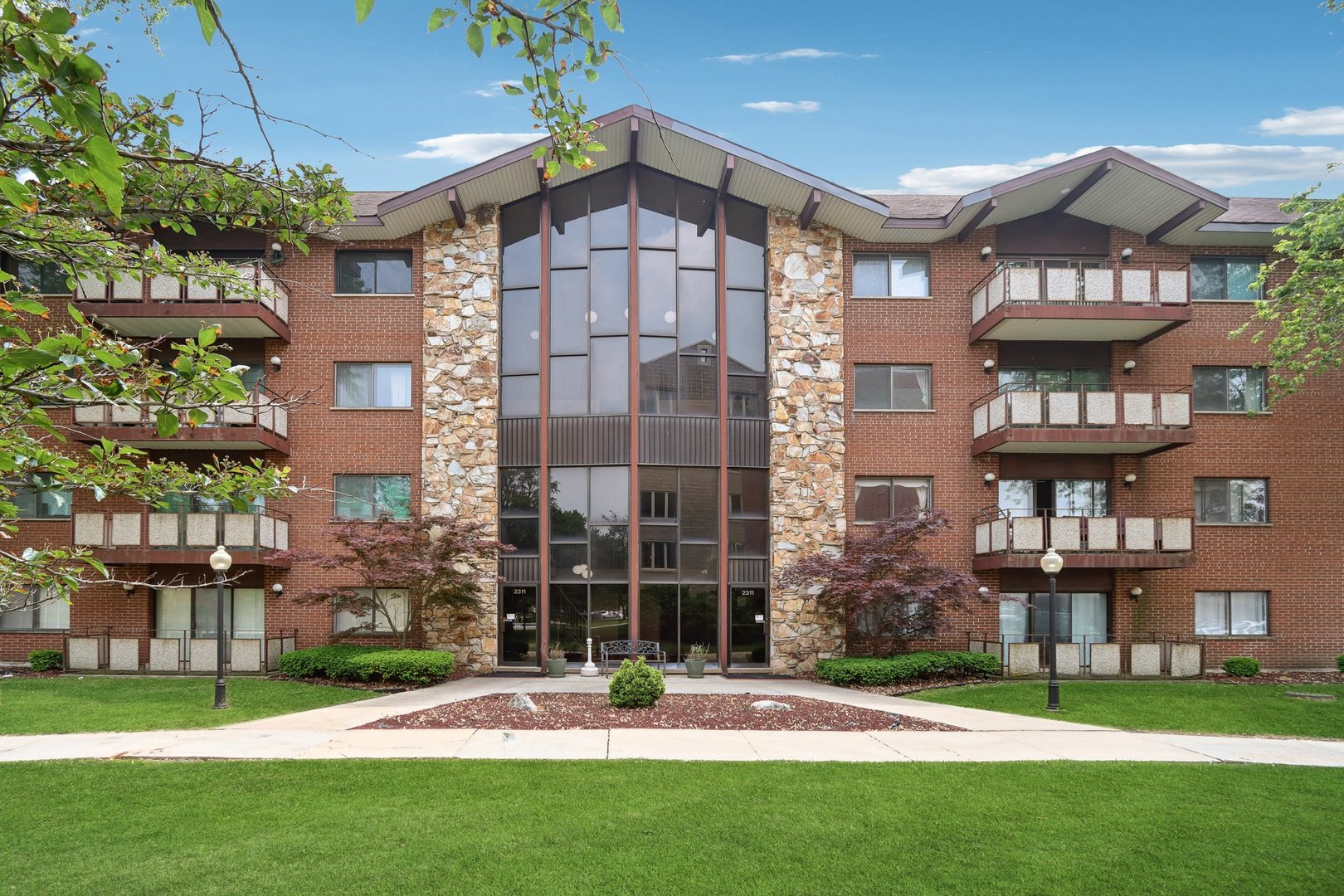 2311 183rd Street #203, Homewood, IL 60430