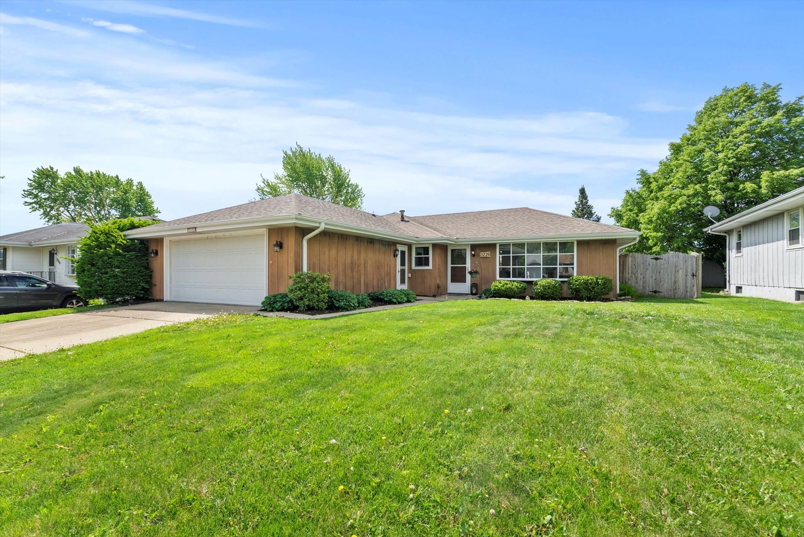 3226 Thomas Hickey Drive, Joliet, IL 60431