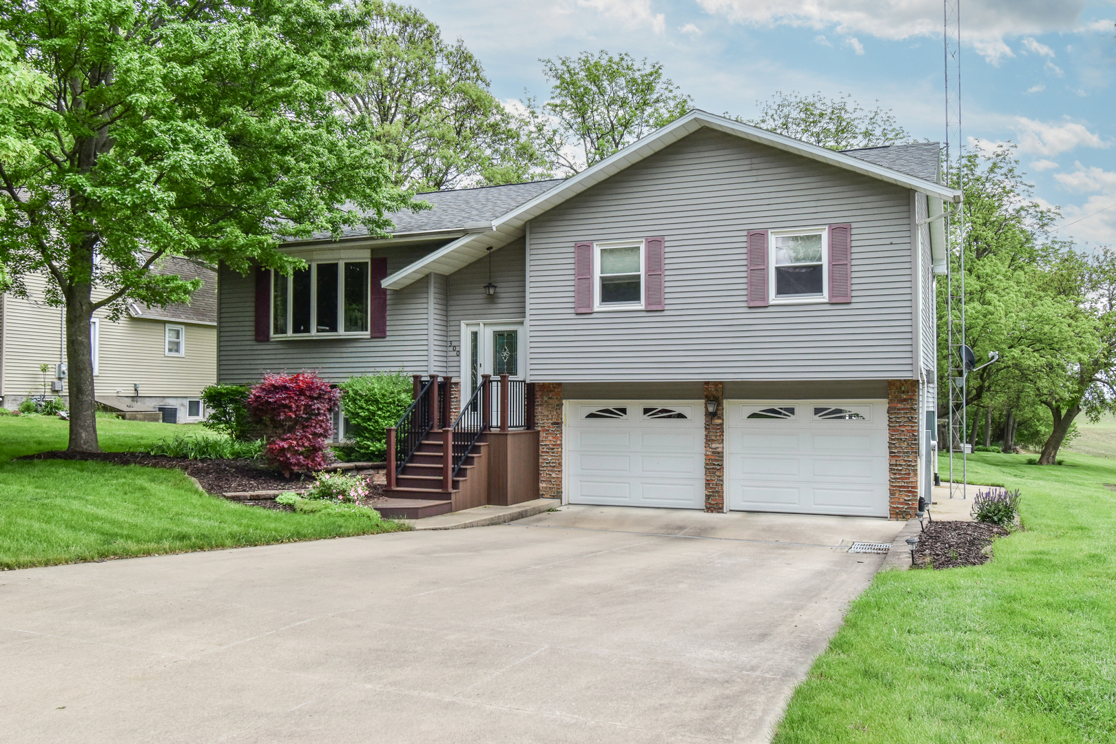 300 N Elm Street, Odell, IL 60460