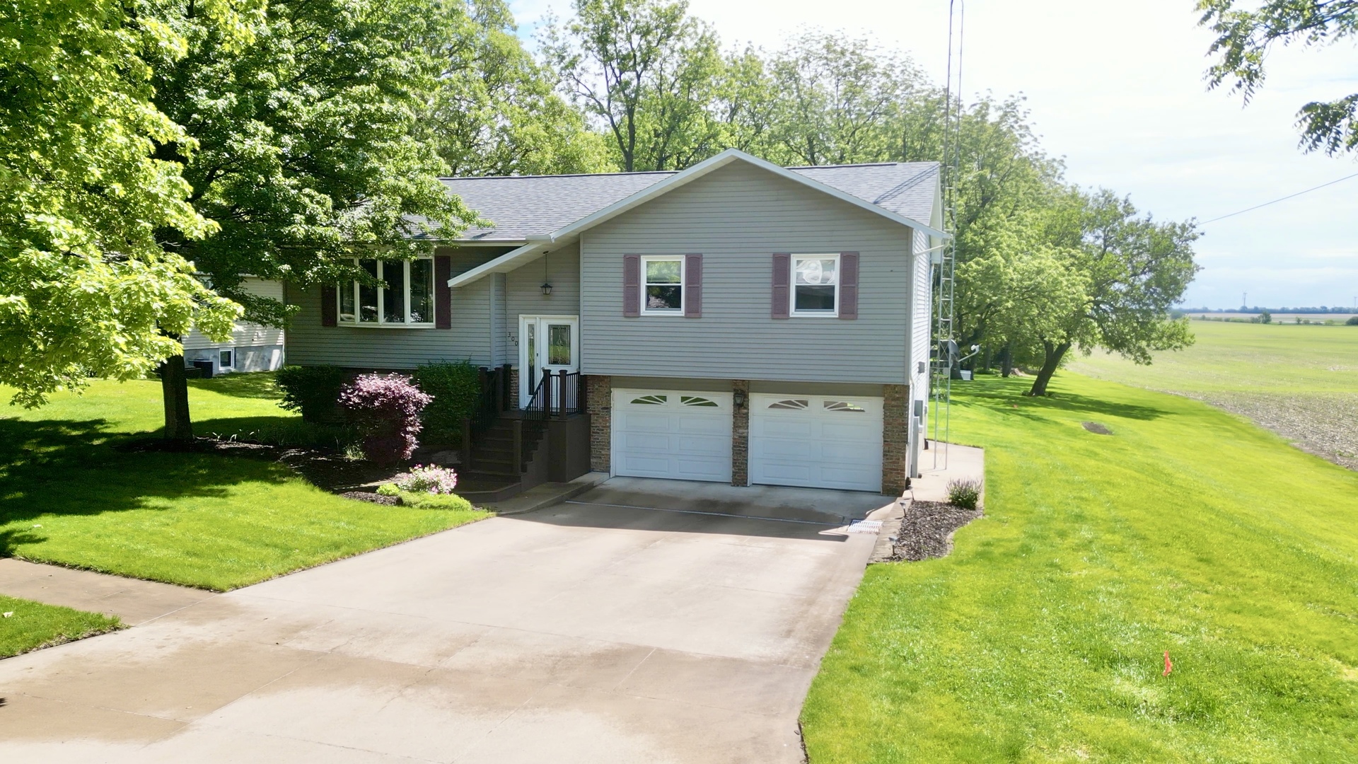 300 N Elm Street, Odell, IL 60460