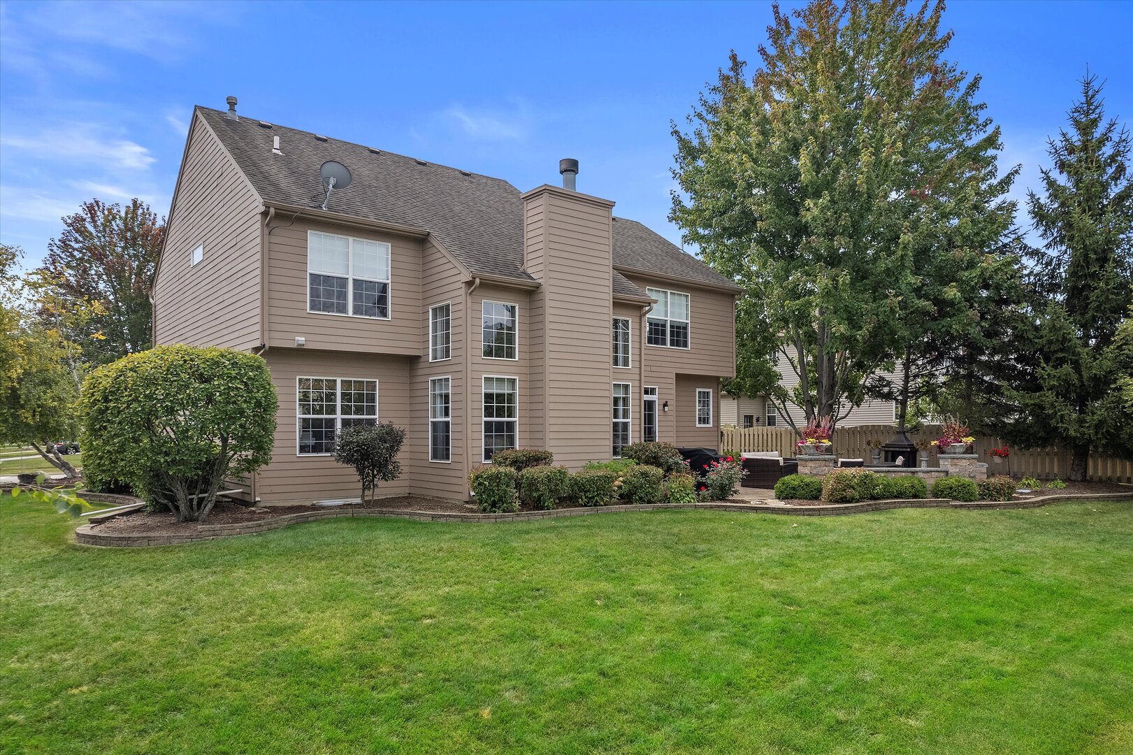 1849 Moorland Lane, Crystal Lake, IL 60014