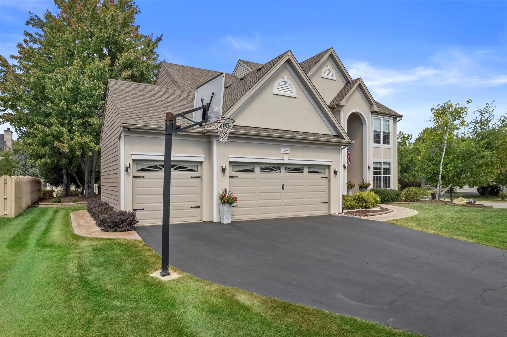 1849 Moorland Lane, Crystal Lake, IL 60014