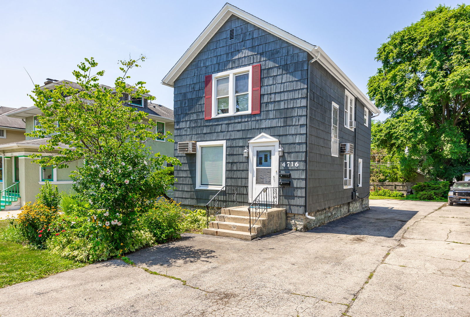 4716 Main Street, Downers Grove, IL 60515