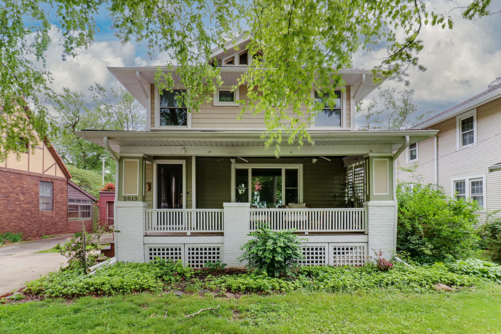 2013 E Taylor Street, Bloomington, IL 61701