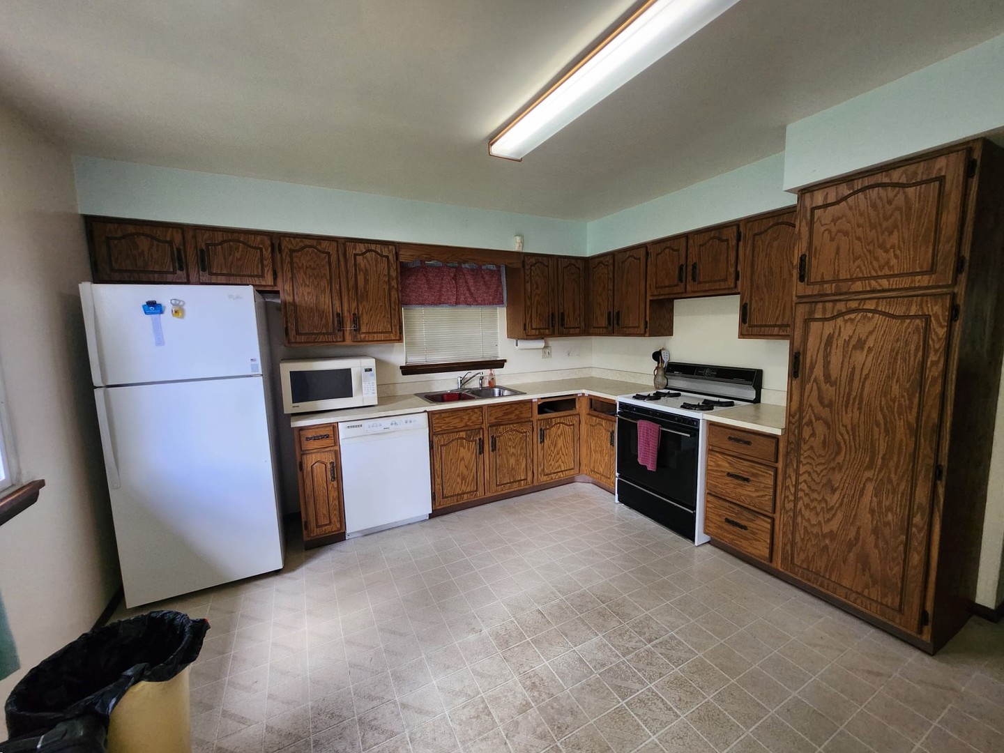 845 Muskegon Avenue, Calumet City, IL 60409