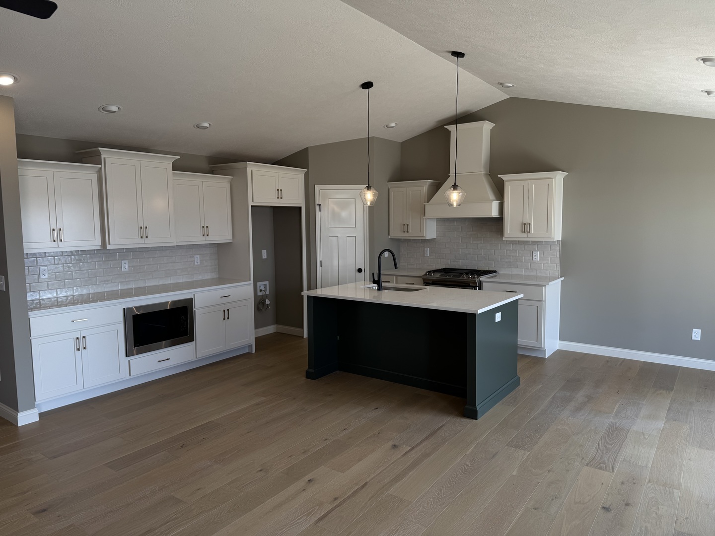 6105 Wrigley Drive, Bloomington, IL 61705