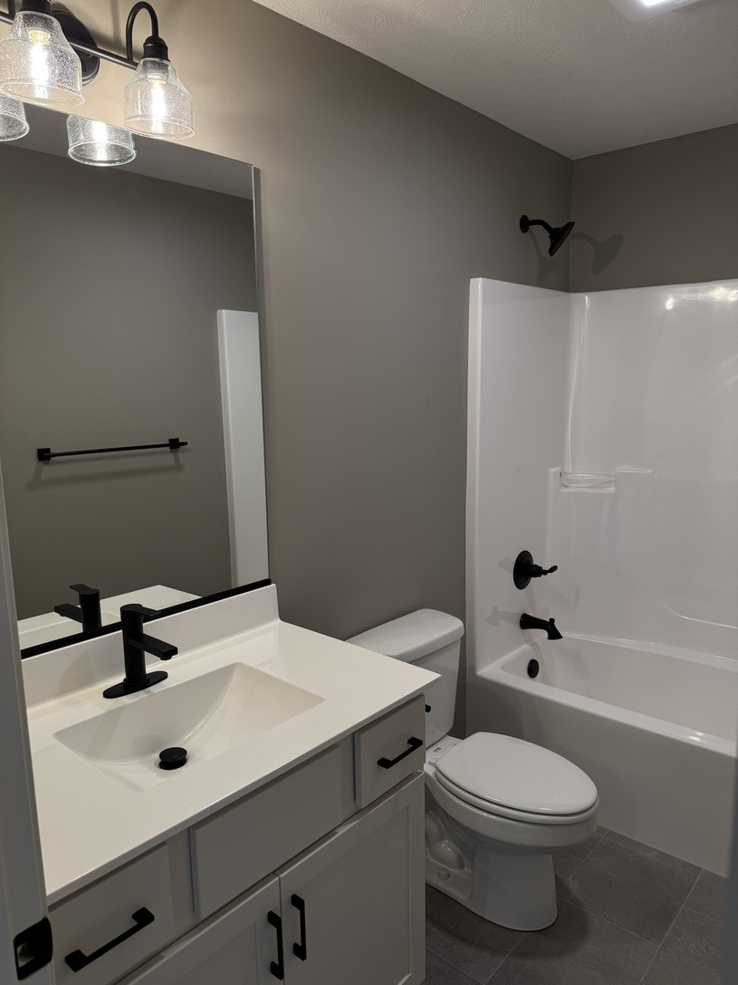 6105 Wrigley Drive, Bloomington, IL 61705