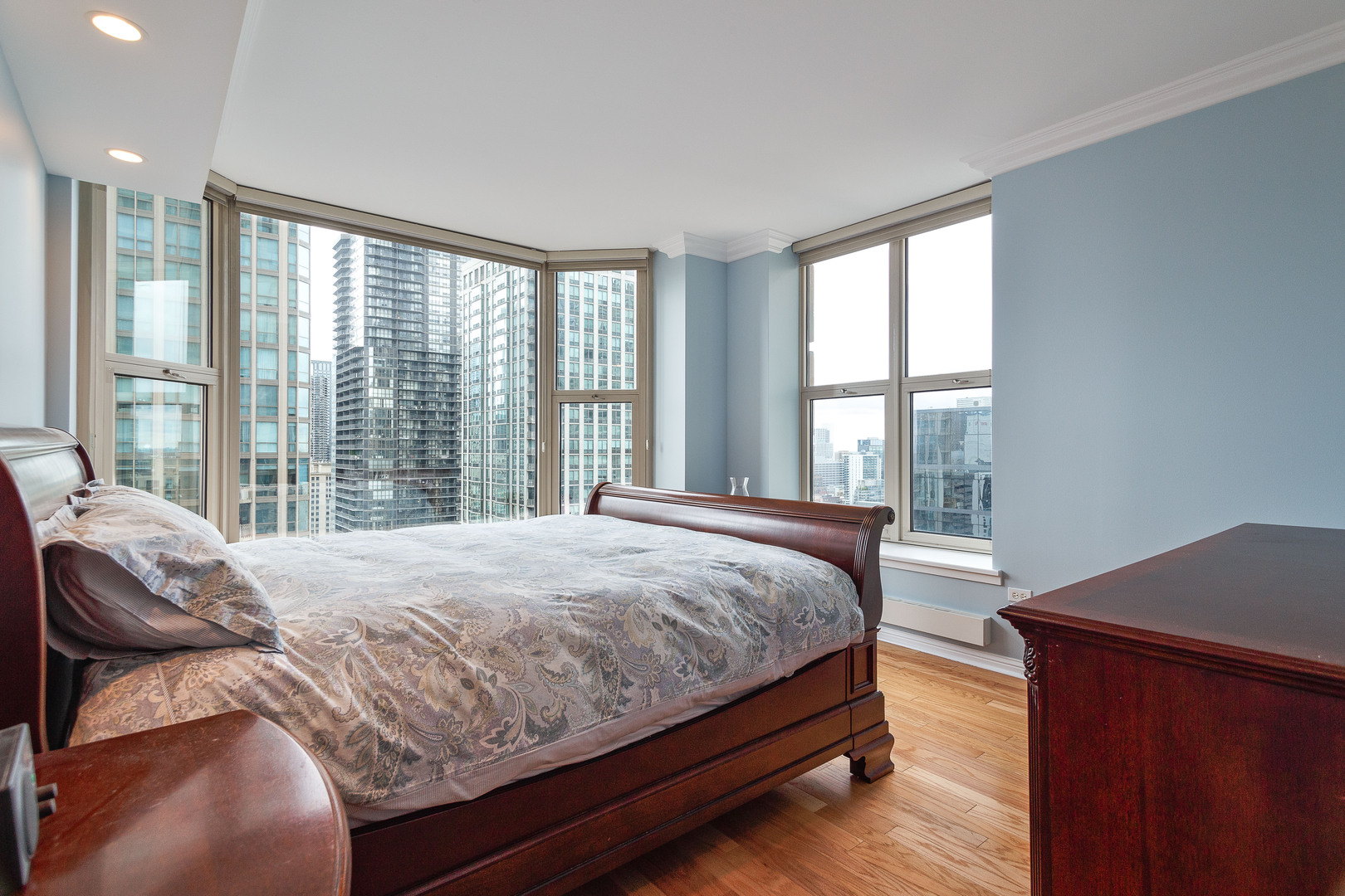 25 E SUPERIOR Street #2805, Chicago, IL 60611