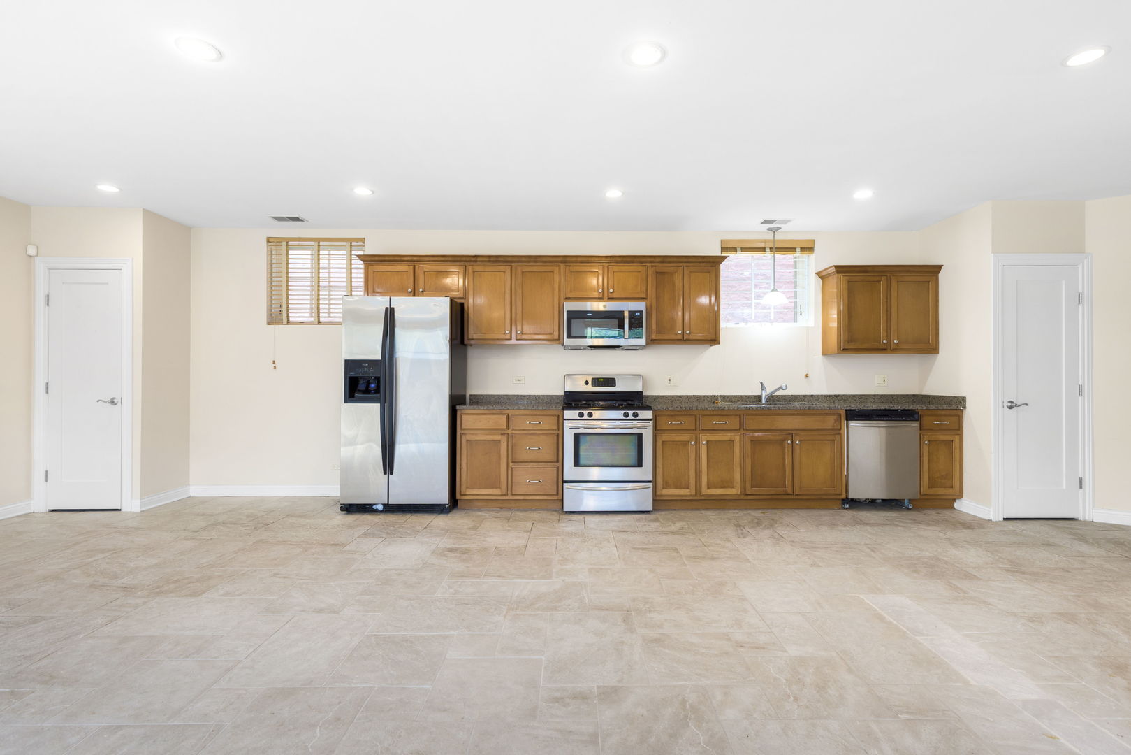 3250 S Normal Avenue, Chicago, IL 60616