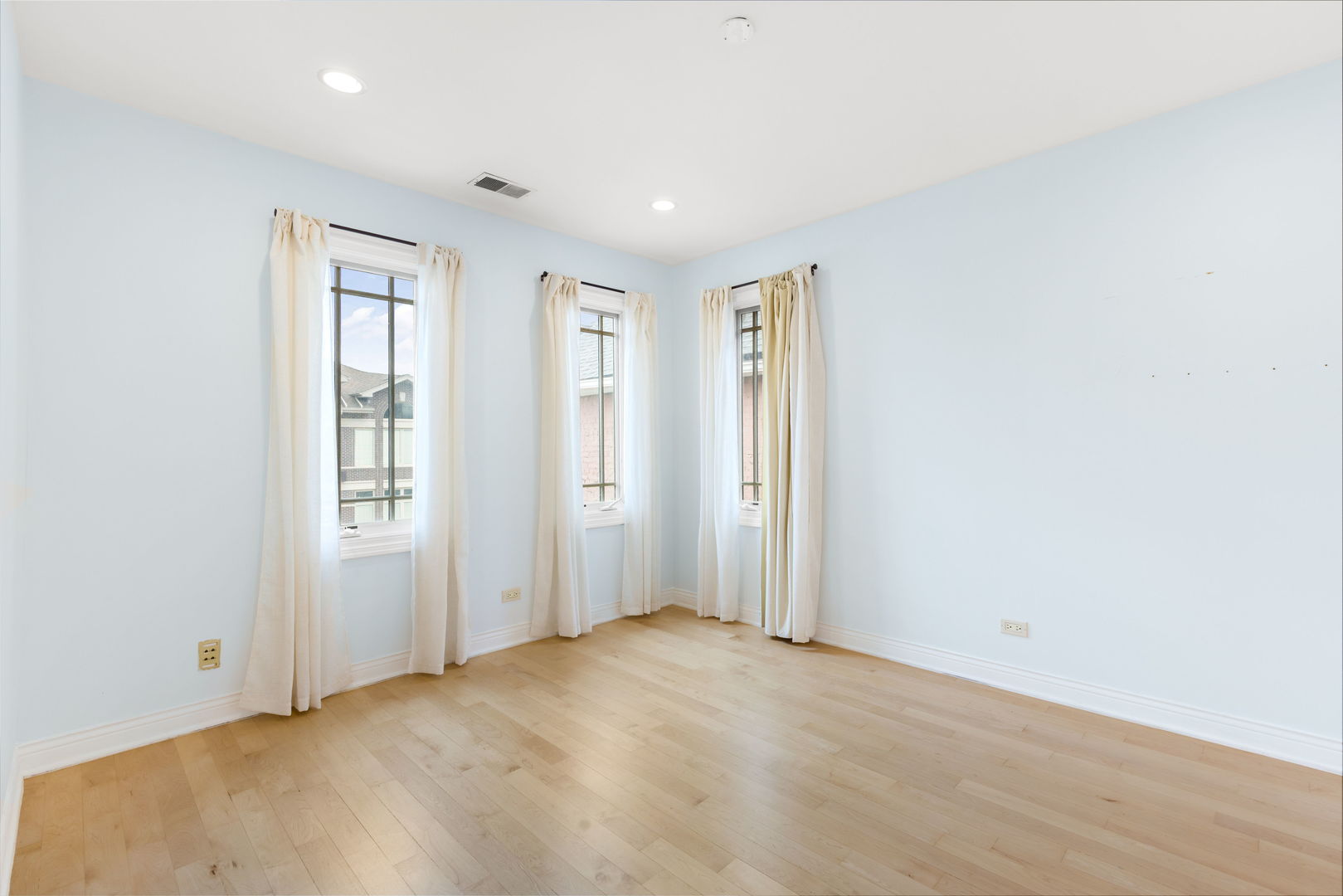 3250 S Normal Avenue, Chicago, IL 60616