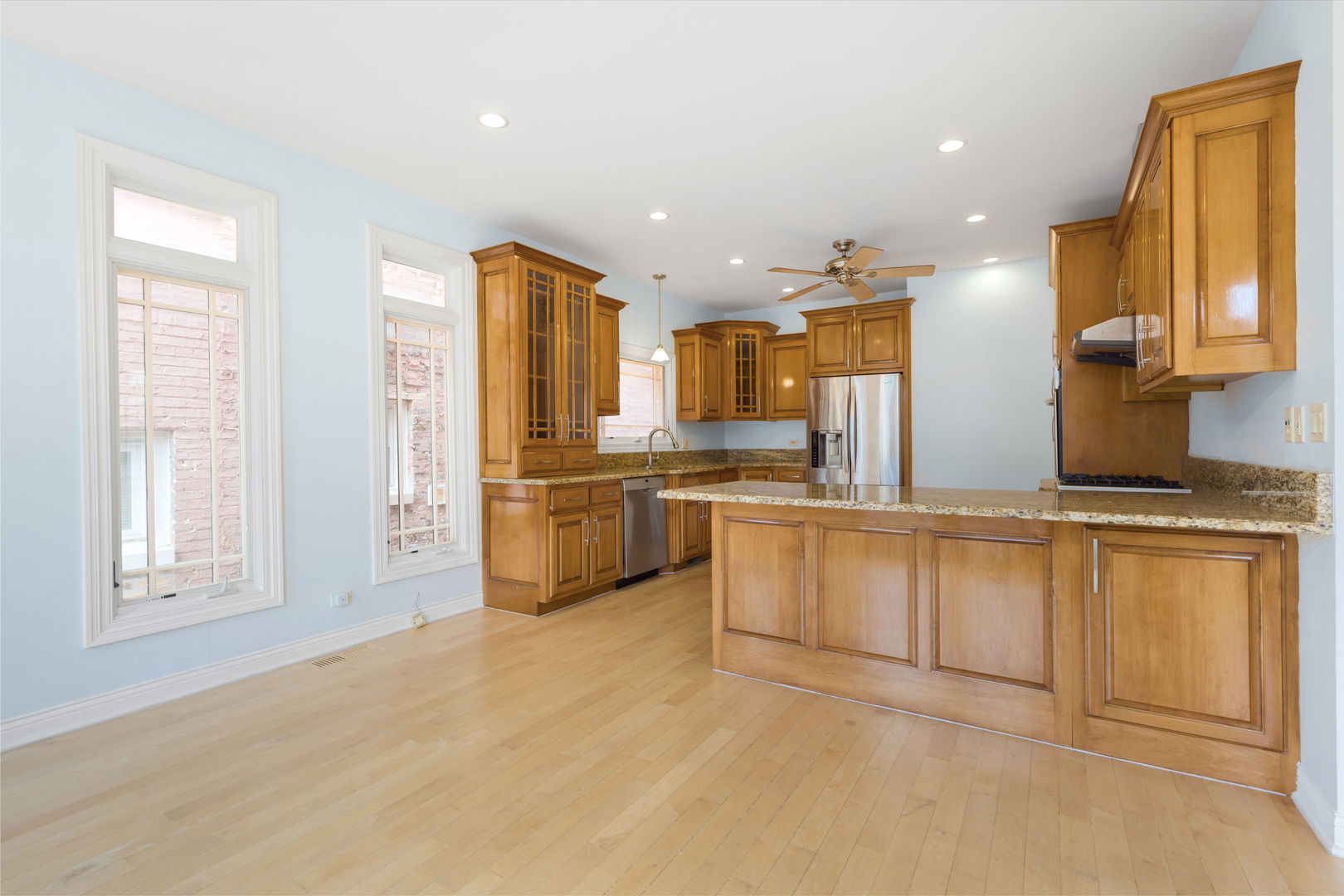 3250 S Normal Avenue, Chicago, IL 60616