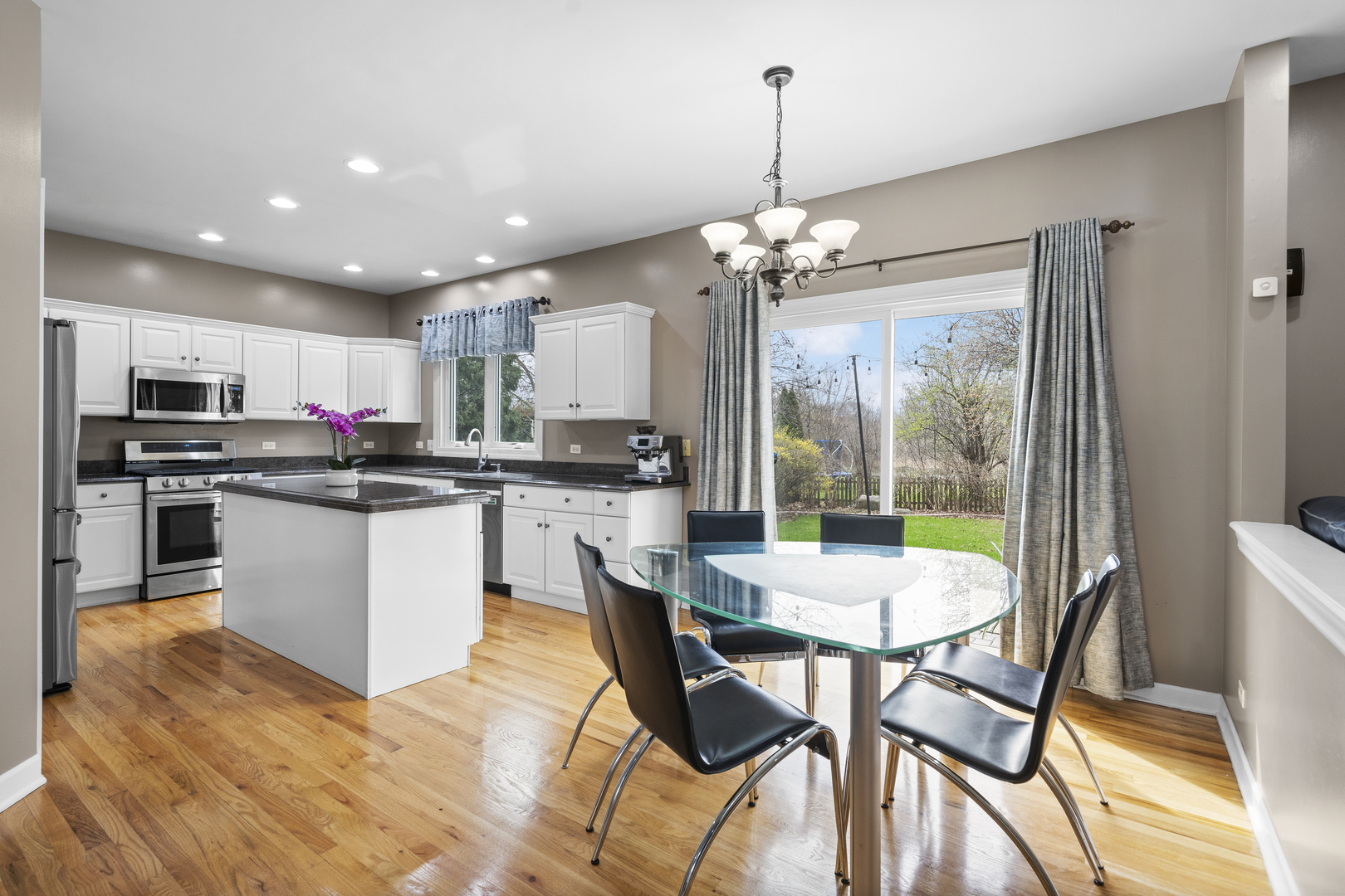 2008 Snow Creek Road, Naperville, IL 60564