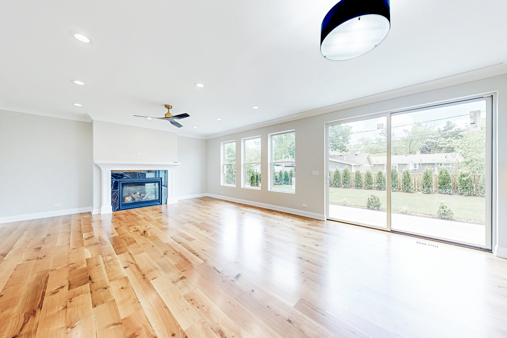 1326 N Race Avenue, Arlington Heights, IL 60004