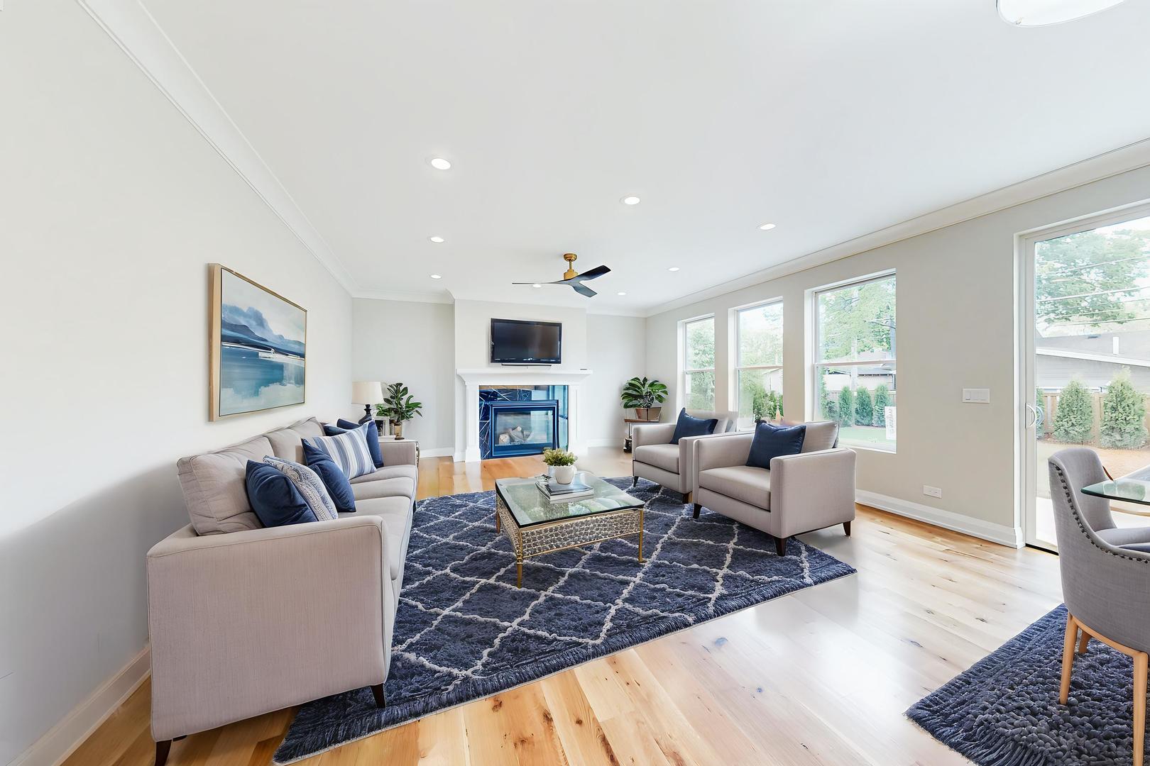 1326 N Race Avenue, Arlington Heights, IL 60004