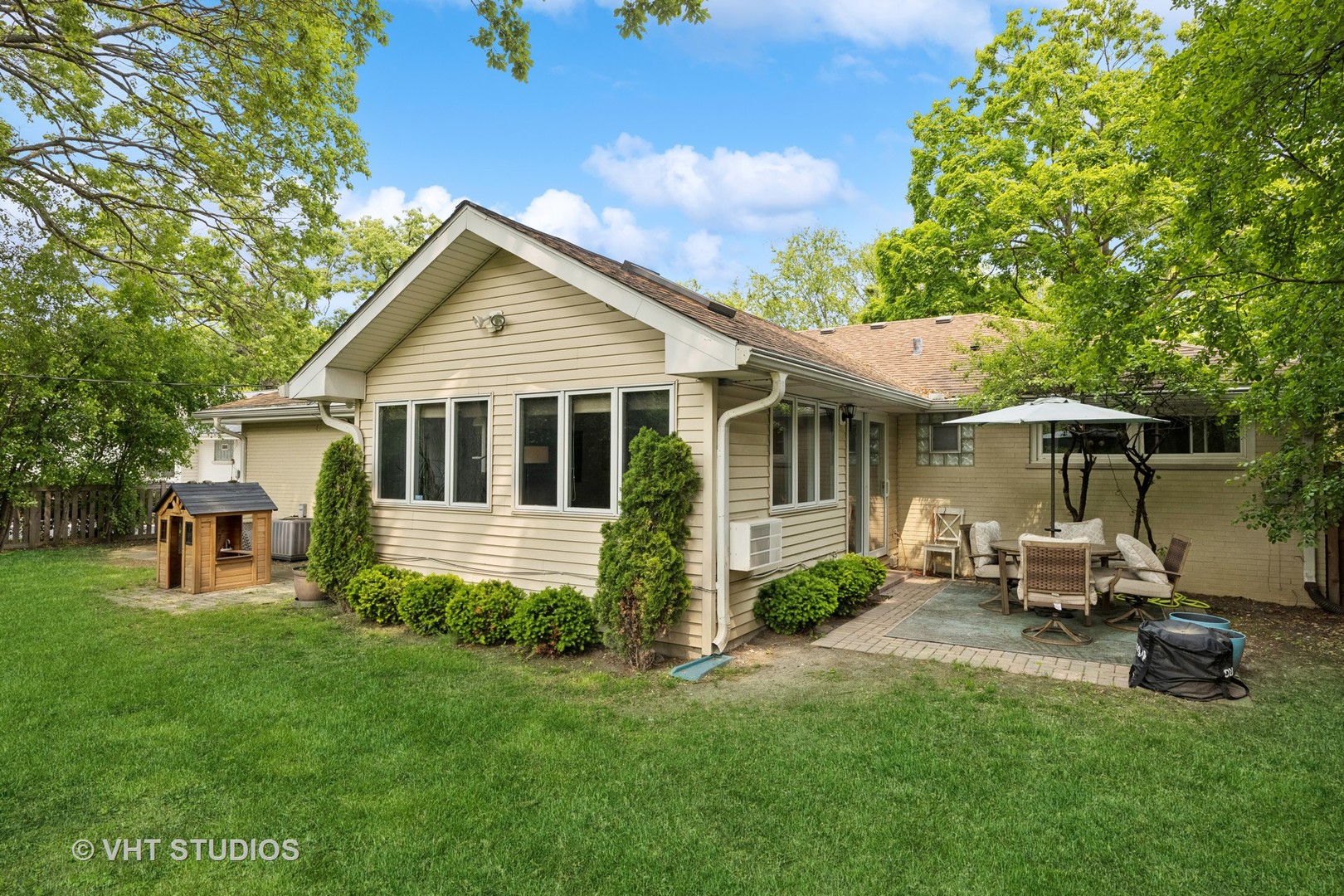 1036 Warrington Road, Deerfield, IL 60015