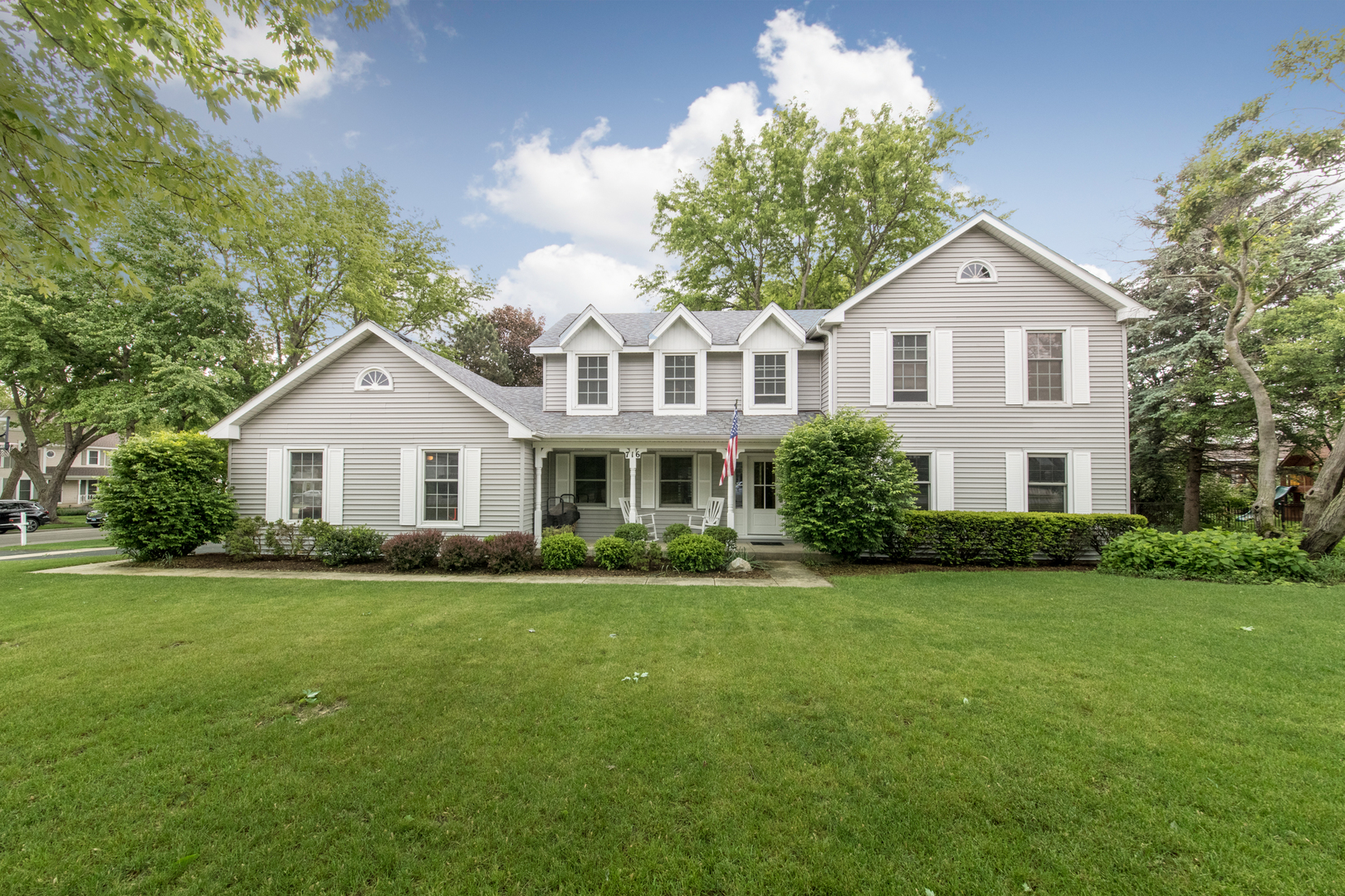 716 Brighton Drive, Wheaton, IL 60189