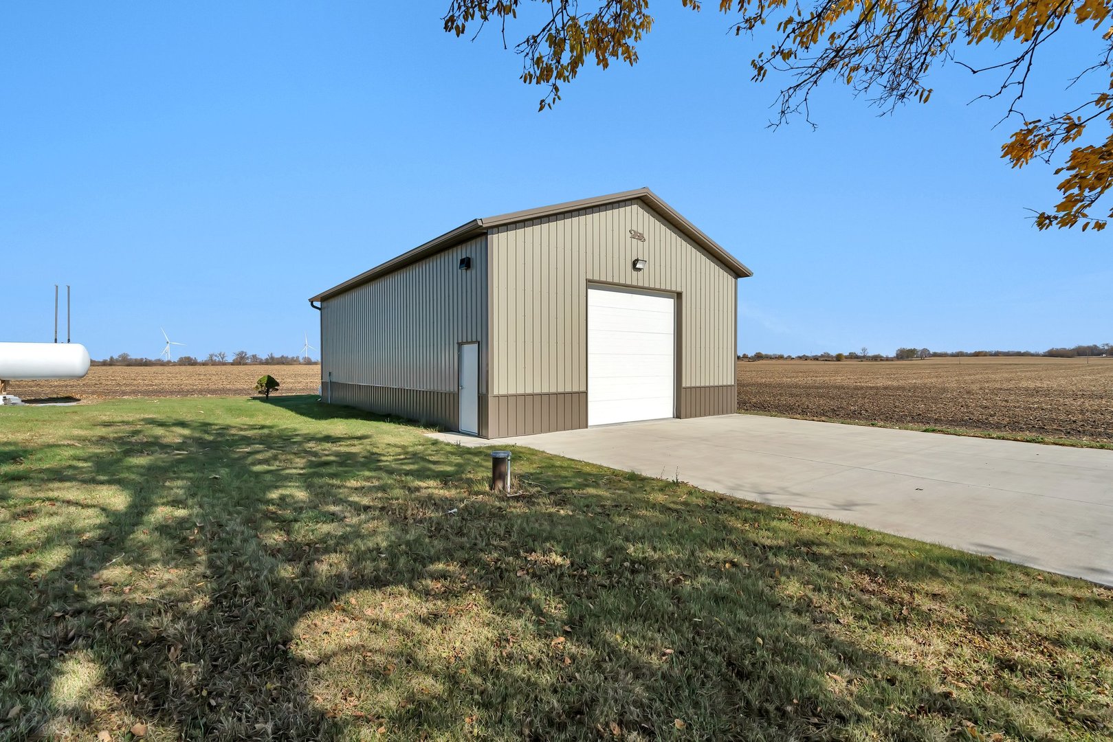 10739 E 3200 North Road, Blackstone, IL 61313