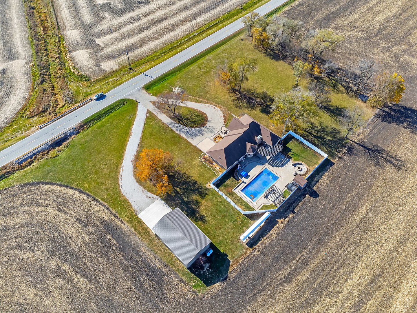 10739 E 3200 North Road, Blackstone, IL 61313