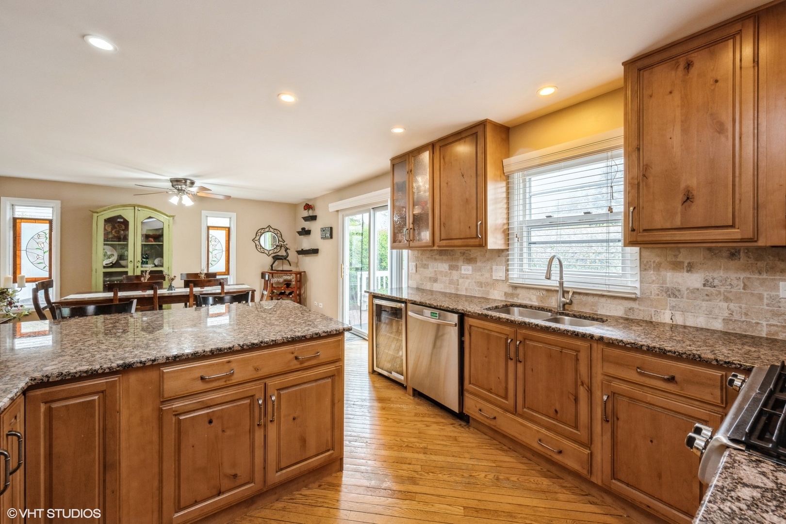 524 Crown Point Drive, Buffalo Grove, IL 60089